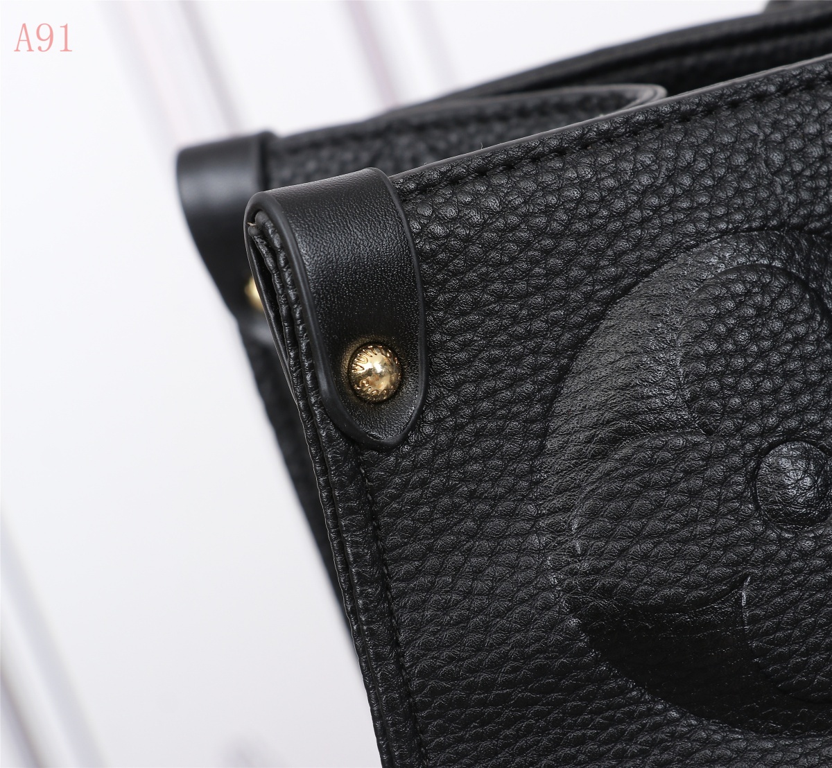 L0vis Vvtt0n Onthego MM Monogram Empreinte Tote Bag Black For Women 35cm LV M45595