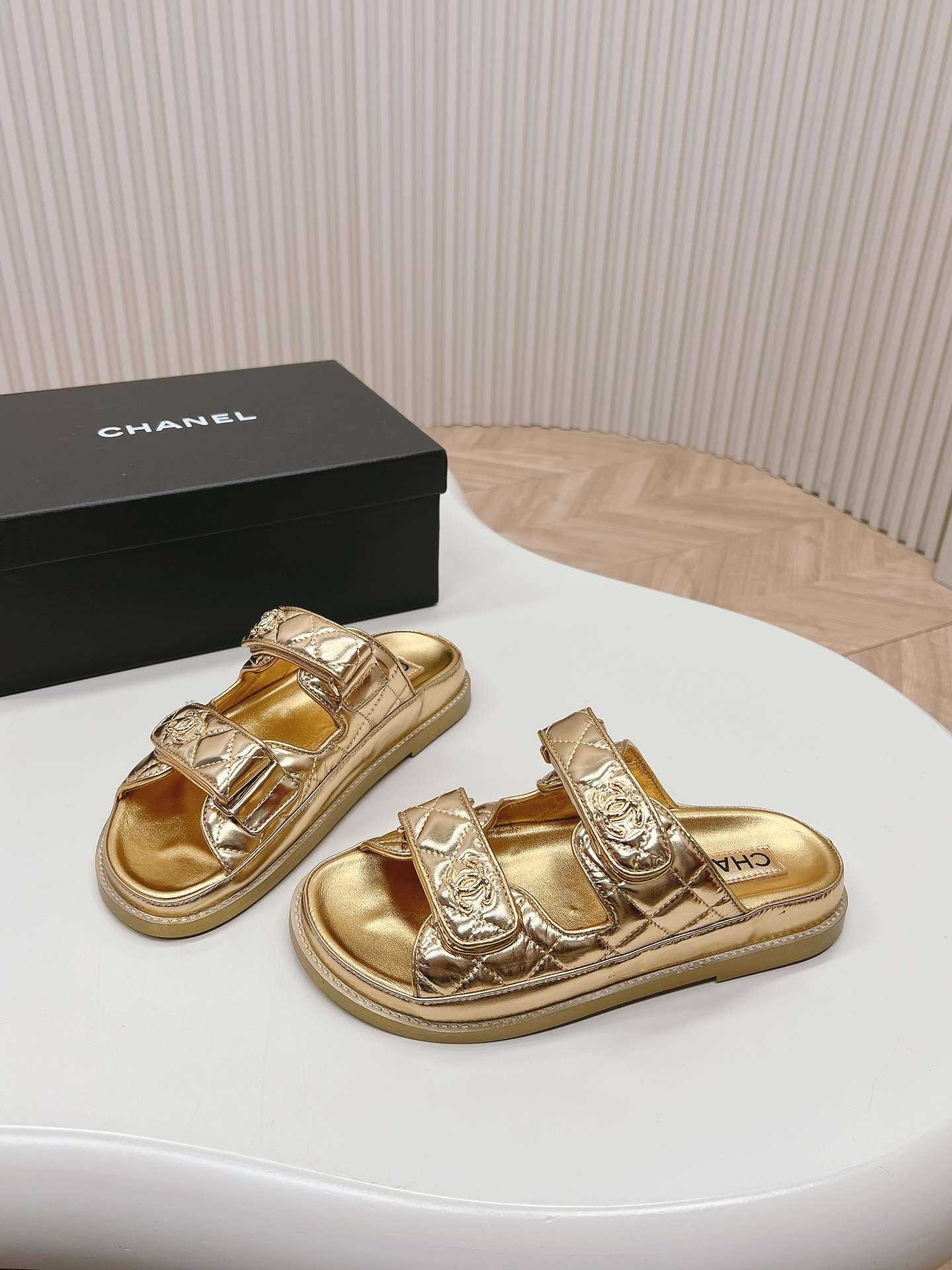 Ch**el Sandals With Ch**el Logo Gold For Women