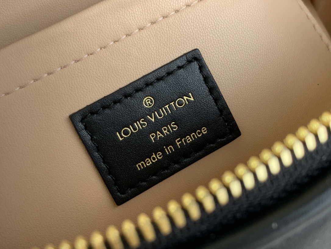 L0vis Vvtt0n Speedy Bandouliere 20 Black For Women 8 in/ 20.5 cm