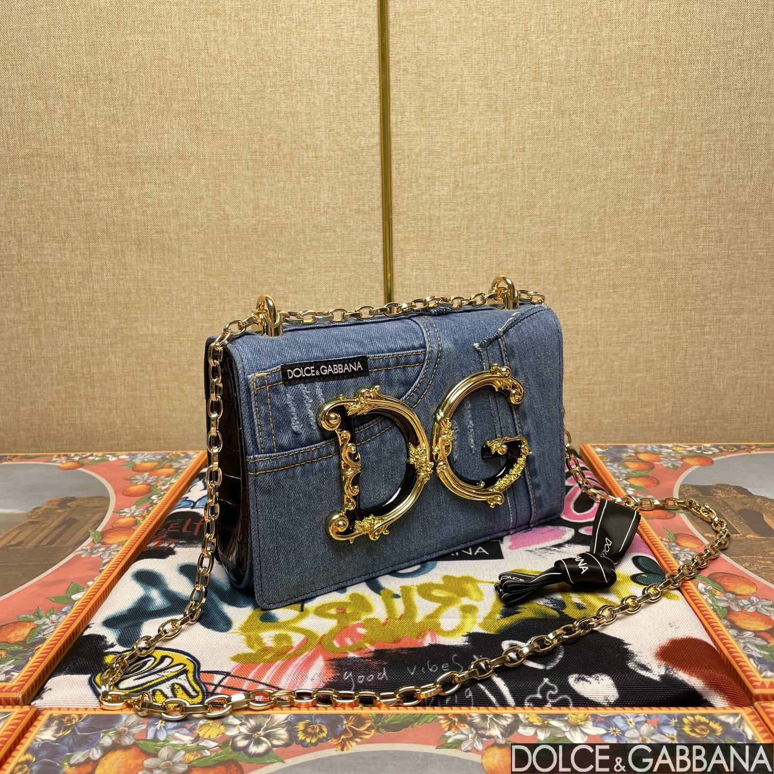 Dolce & Gabbana Girls Bag In Patchwork Denim And Plain Blue For Women 8.3in/21cm