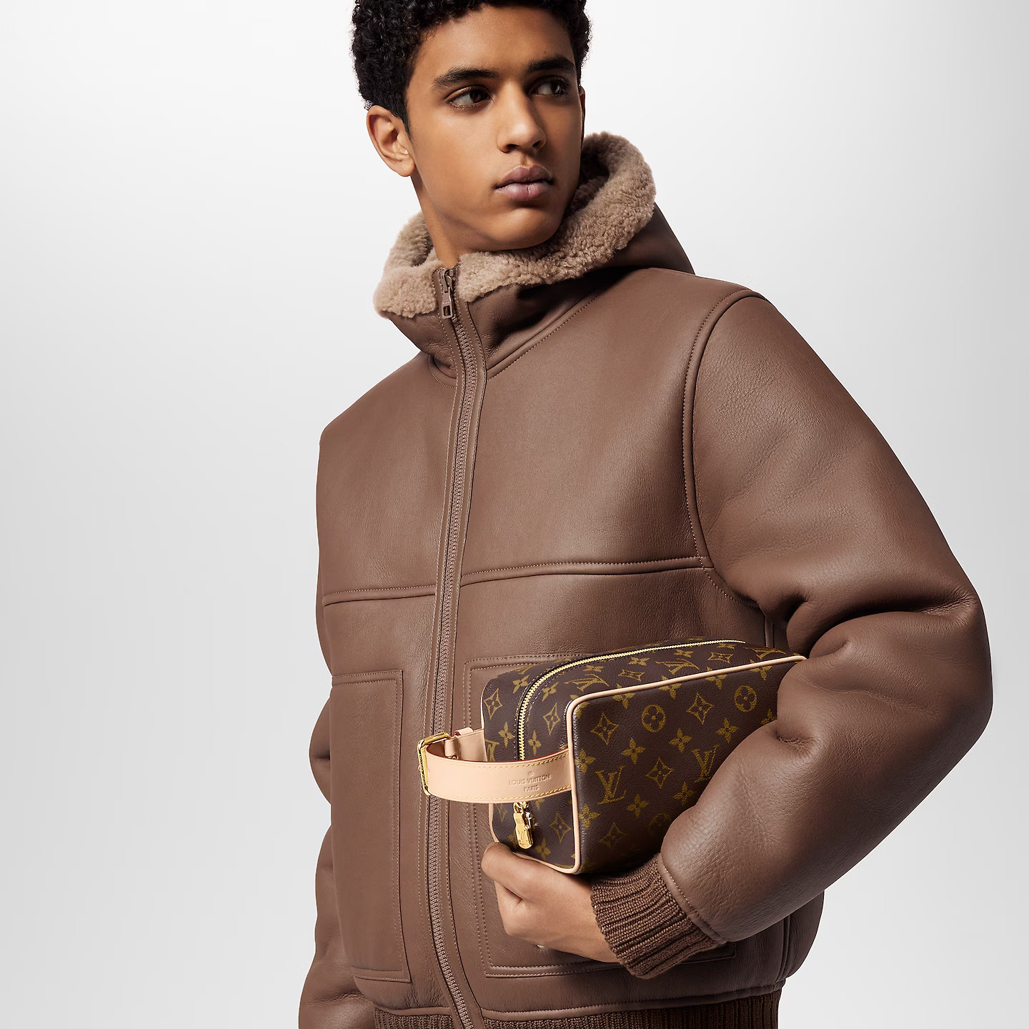 L0vis Vvtt0n Locker Dopp Kit Brown 9.1 Inches/ 23 Cm M83112