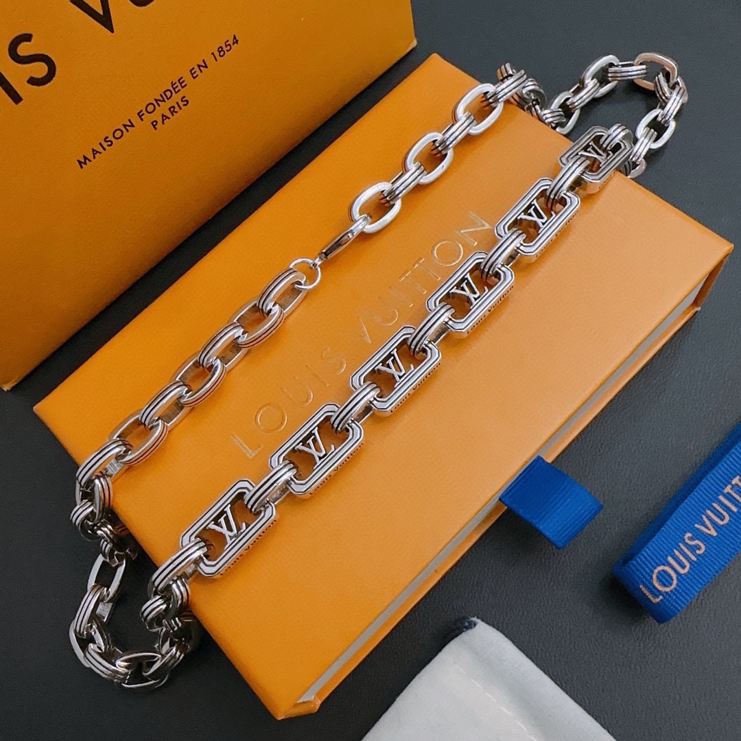 L0vis Vvtt0n Retro Necklace Silver For Women