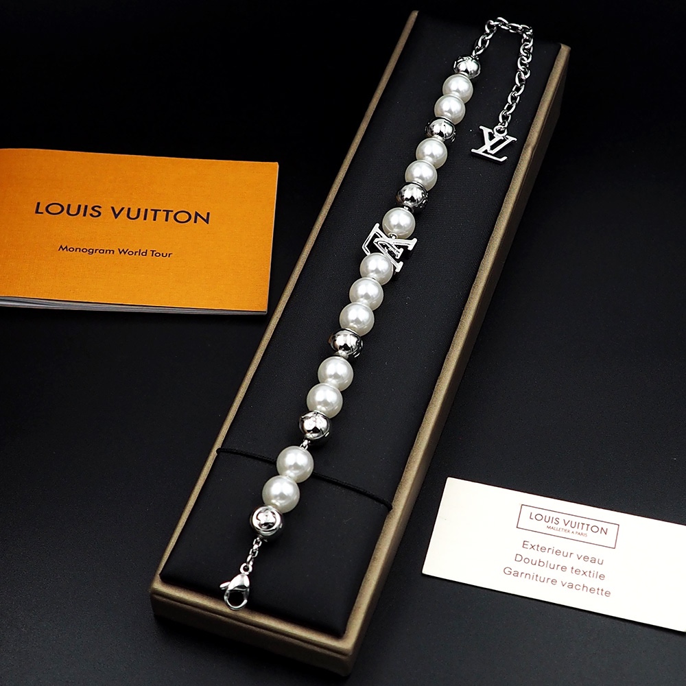 L0vis Vvtt0n Monogram Pearls Bracelet White For Women M0996A