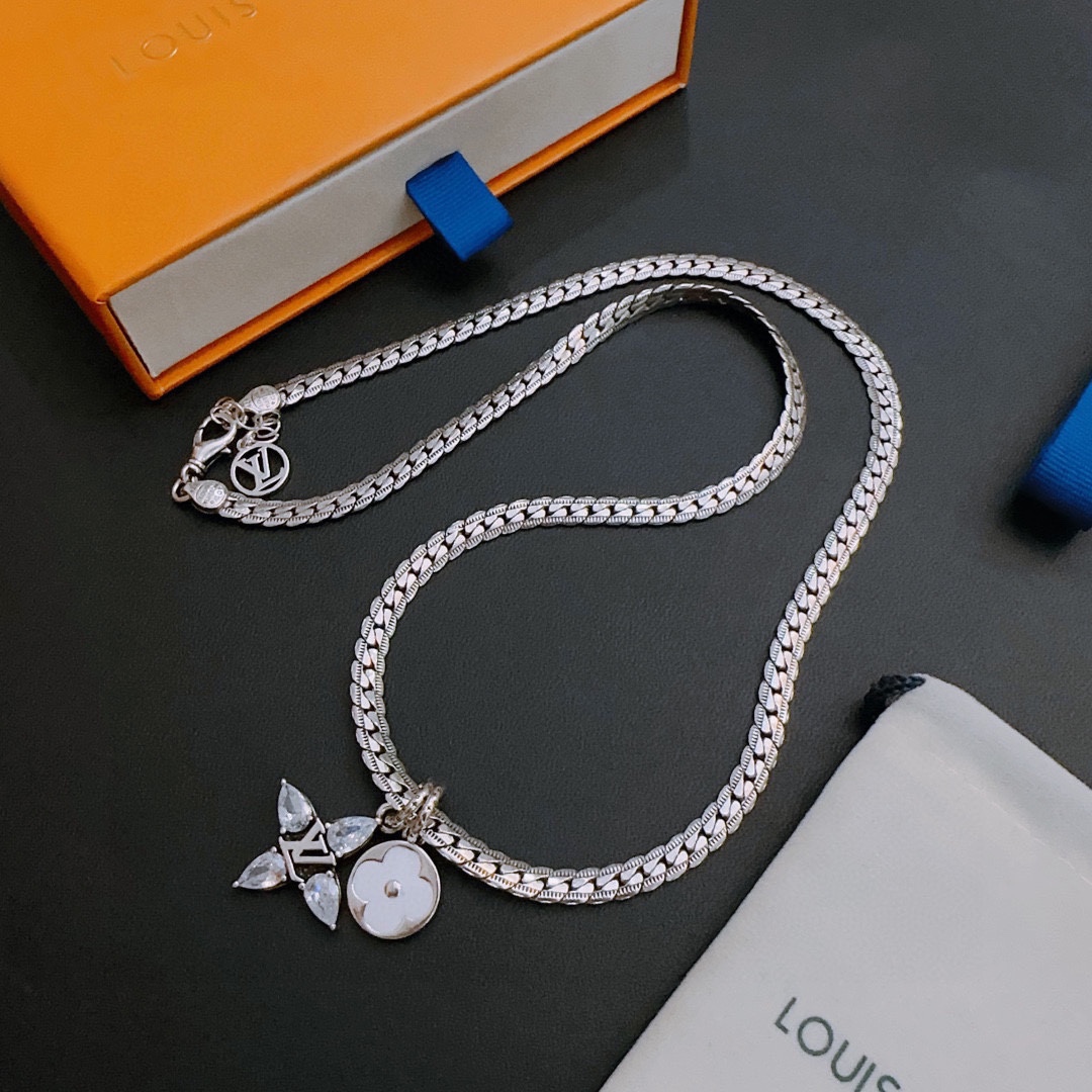 L0vis Vvtt0n Necklace Silver For Women