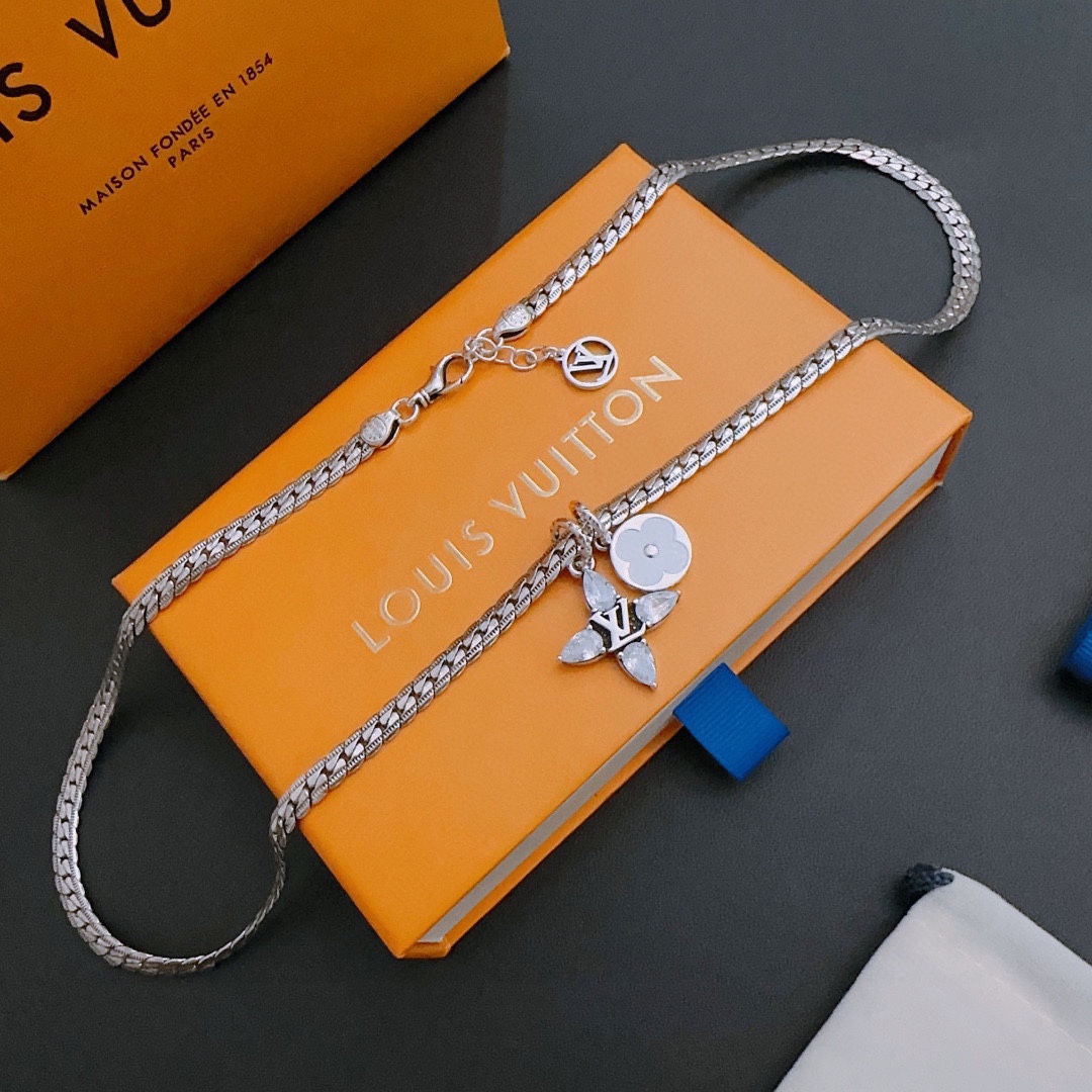 L0vis Vvtt0n Necklace Silver For Women