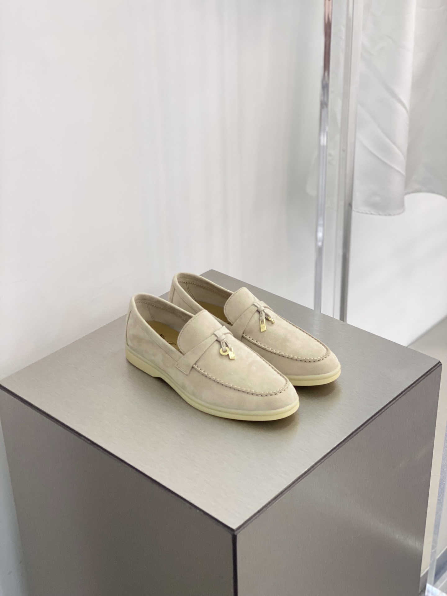 L0r0 P1ana Summer Charms Walk Loafers Beige For Women – FAE5444 2096