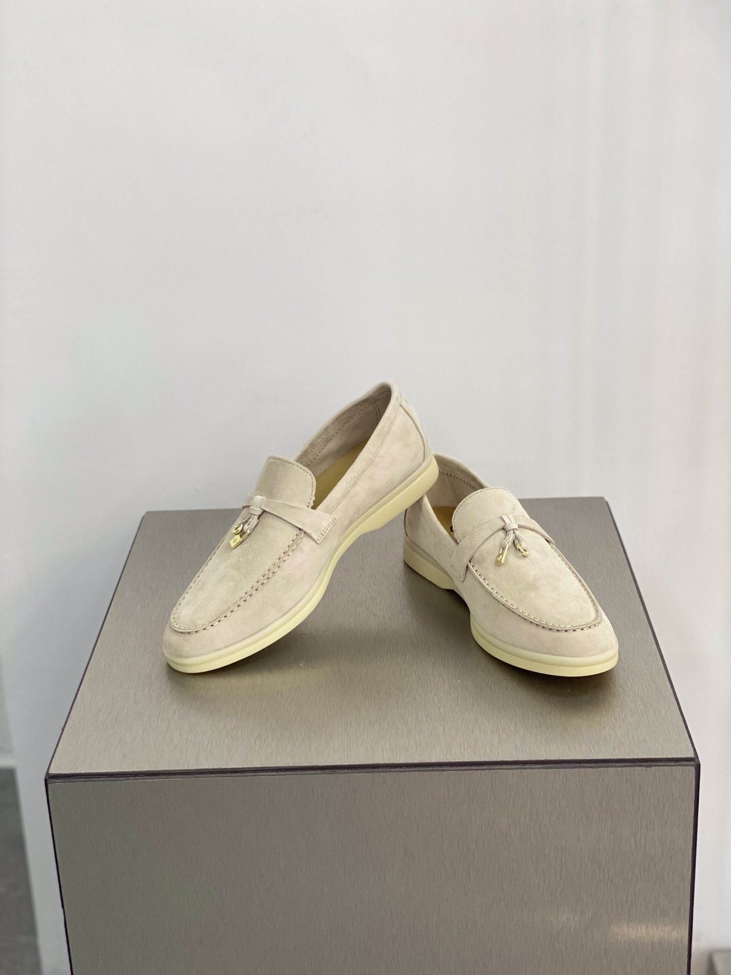 L0r0 P1ana Summer Charms Walk Loafers Beige For Women – FAE5444 2096