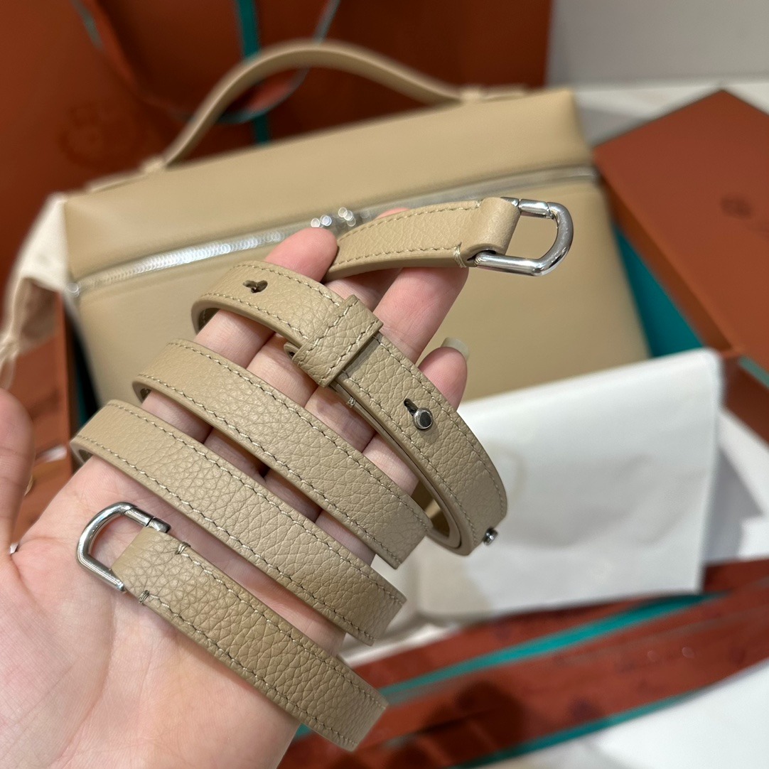 [True-to-ORIGINAL] L0r0 P1ana Extra Pocket L27 Bag Whisper Beige For Women 10.6in/27cm FAN4043 1615