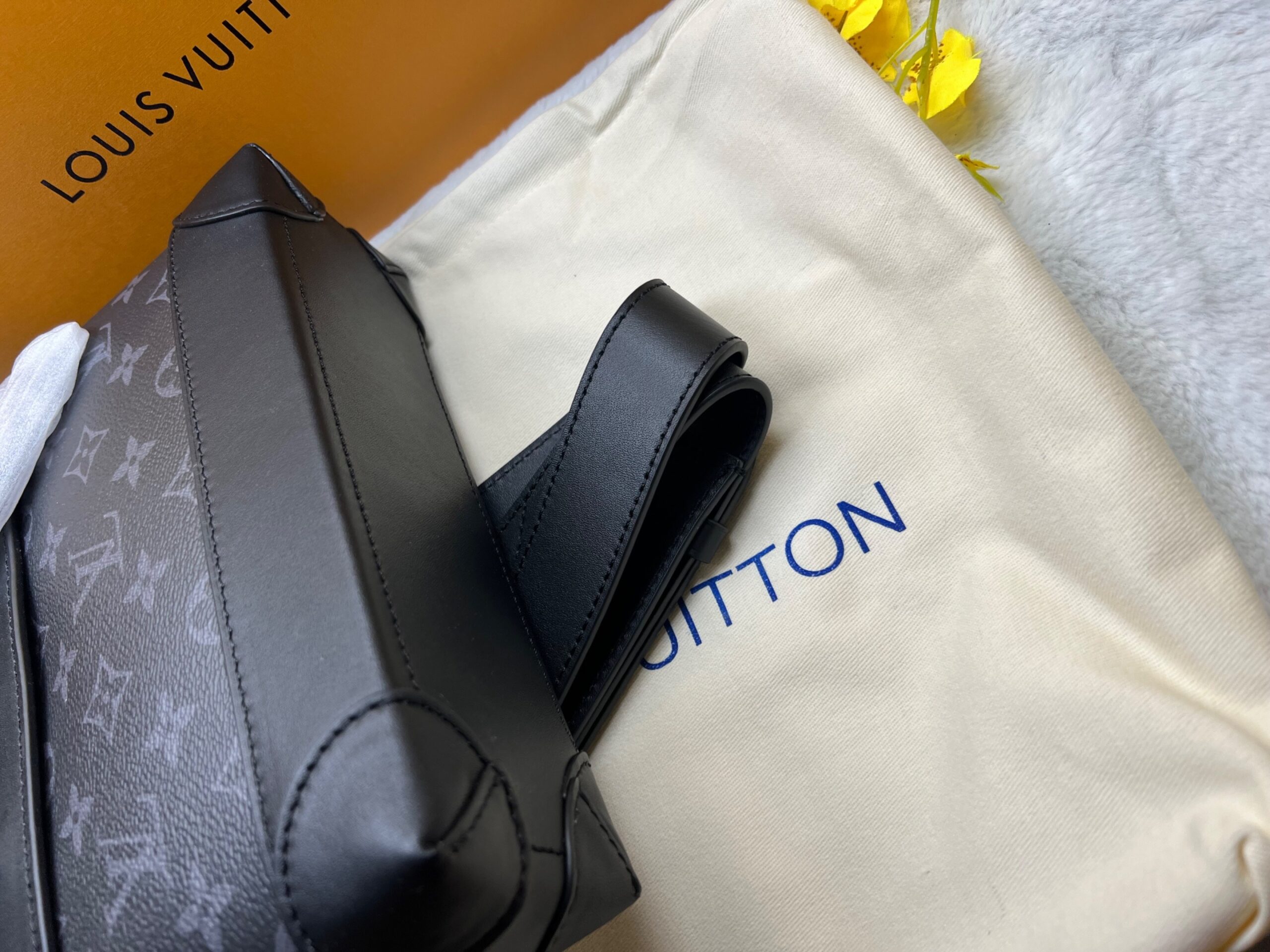 [True-to-ORIGINAL] L0vis Vvtt0n Steamer PM Black For Men 9.8in/25cm – M46953