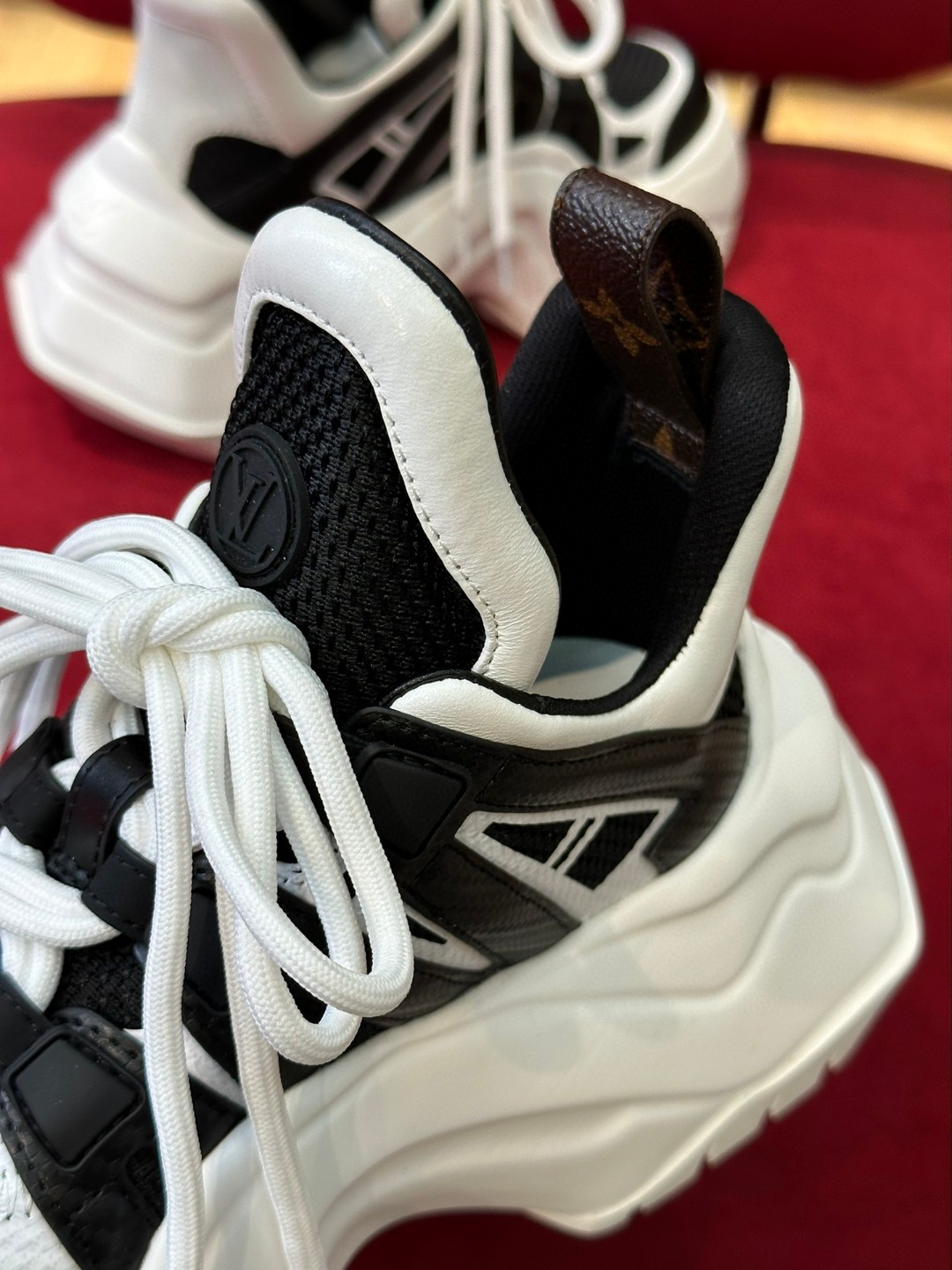 L0vis Vvtt0n LV Archlight Sneaker Black For Women