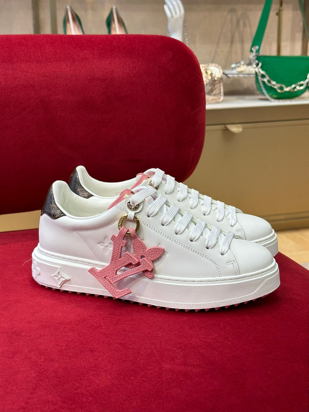 L0vis Vvtt0n Time Out Sneaker Pink For Women