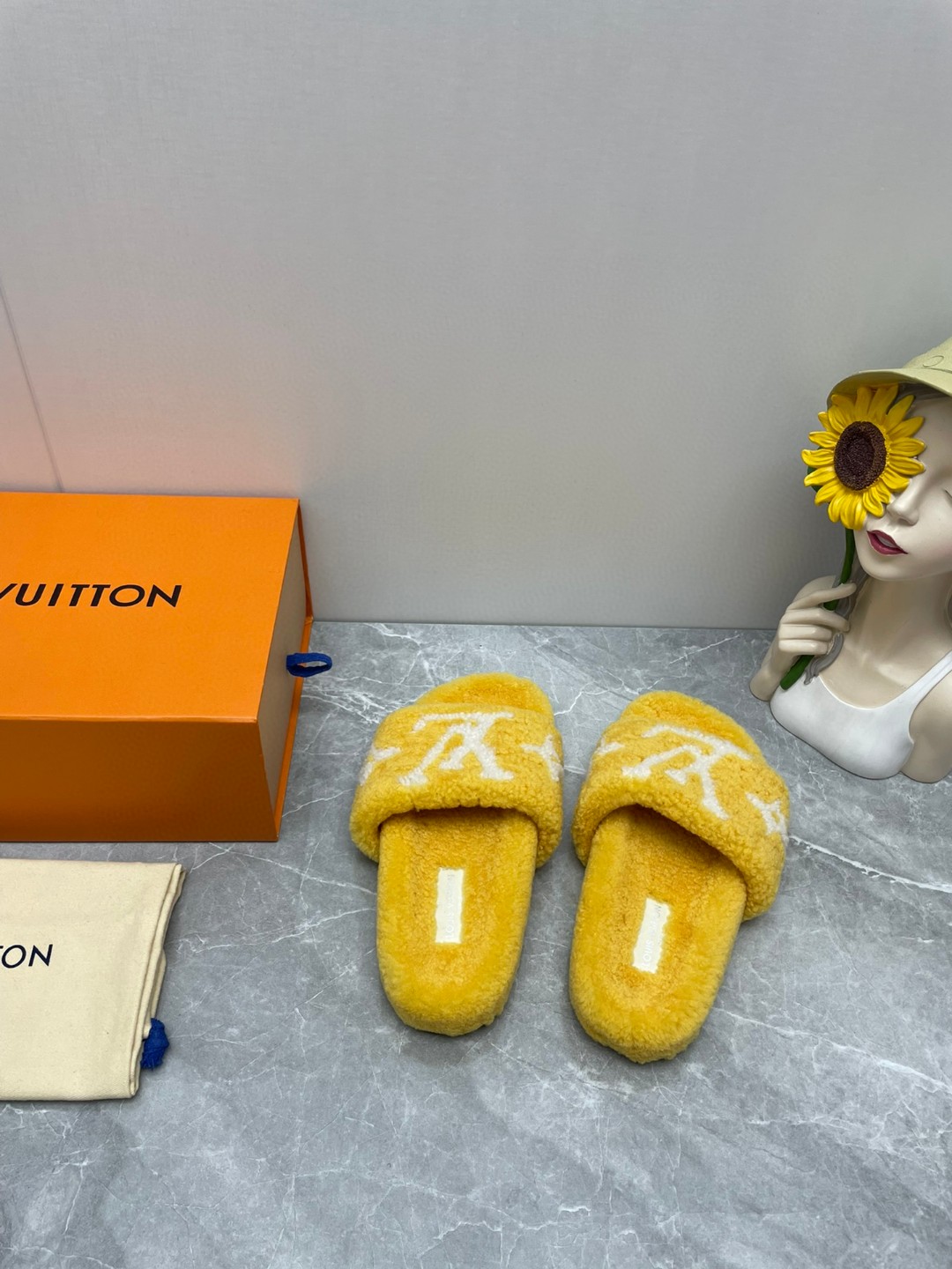 L0vis Vvtt0n Paseo Flat Comfort Mule Yellow For Women