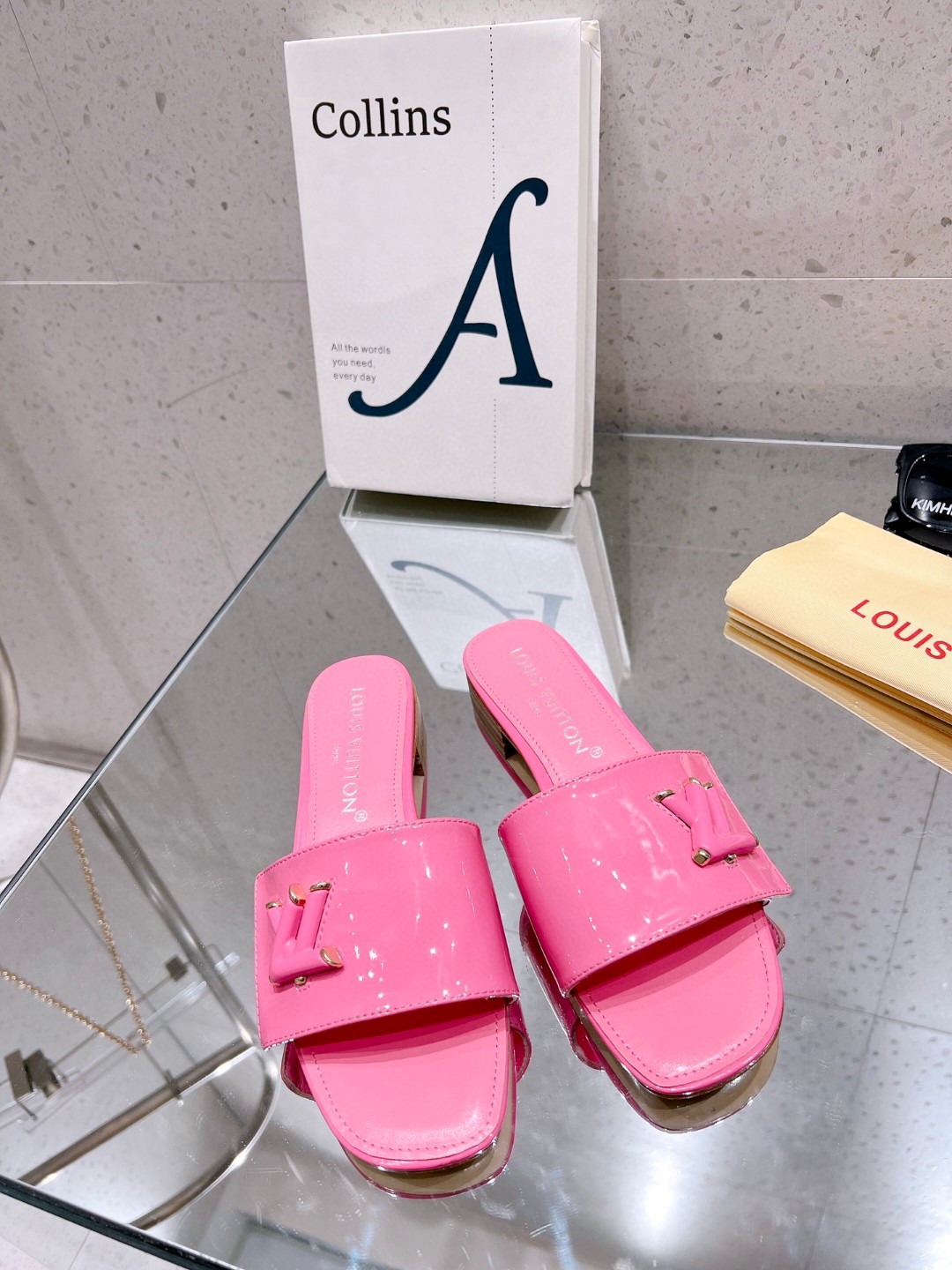 L0vis Vvtt0n Shake Flat Mule Pink For Women