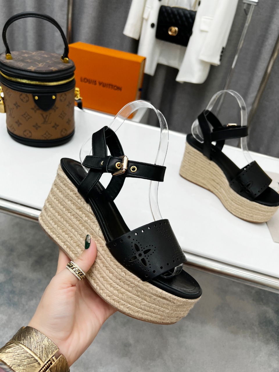 L0vis Vvtt0n Women’s Starboard Wedge Sandal Black For Women LV