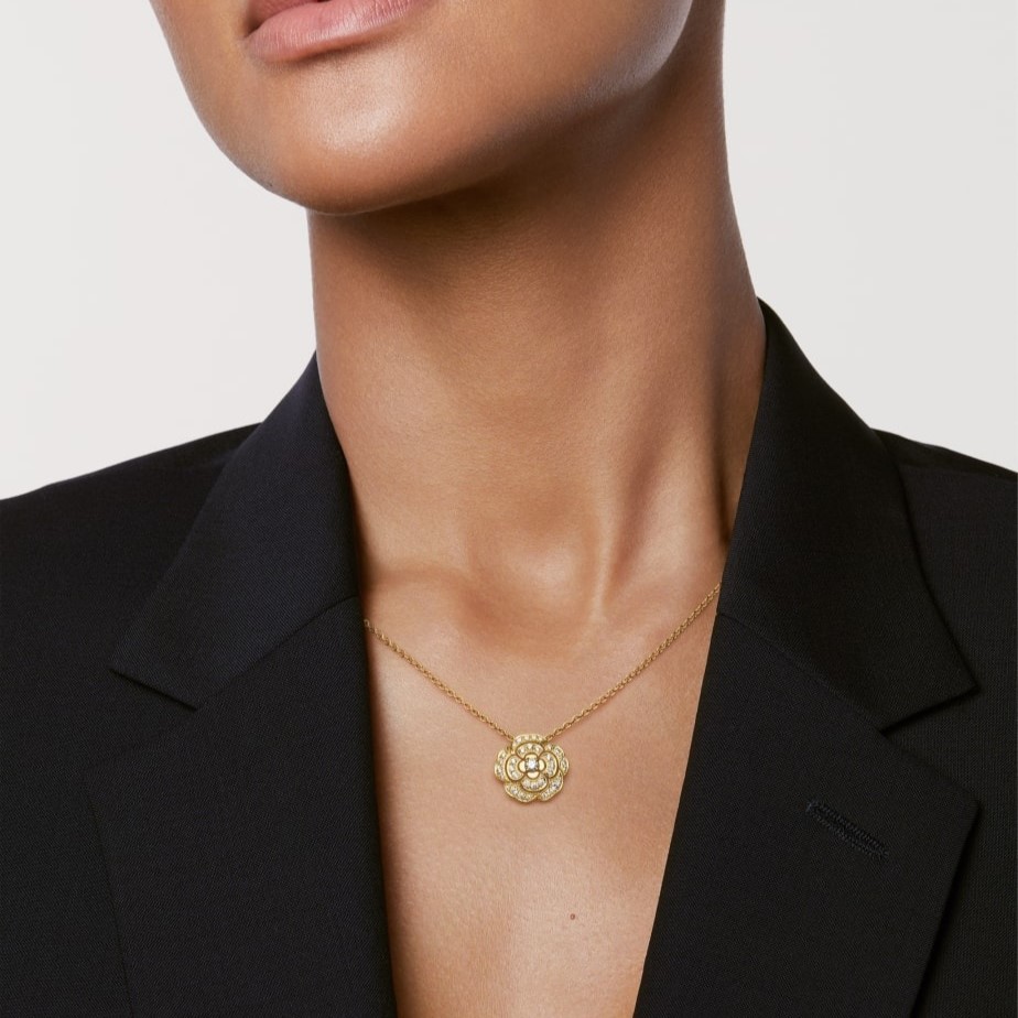 Ch**el Bouton De Camélia Necklace Yellow Gold For Women J12037