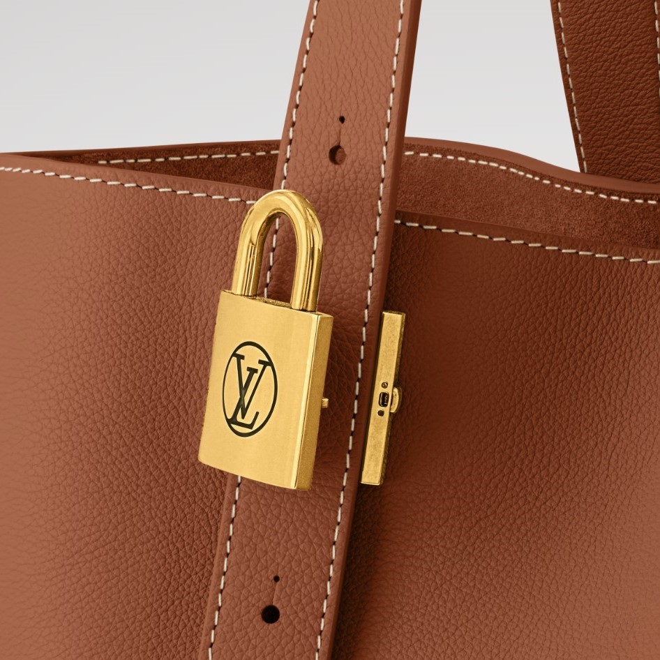 L0vis Vvtt0n Low Key Cabas MM Bag Cognac Brown For Women 18.5in/47cm M25342