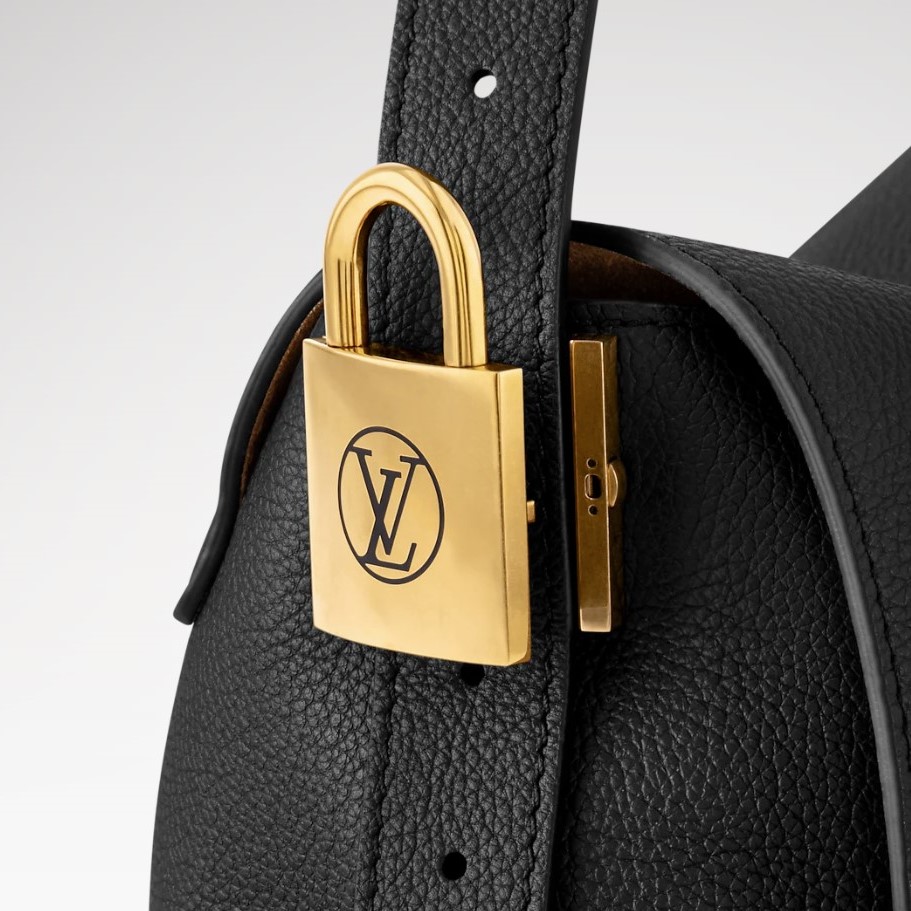 L0vis Vvtt0n Low Key Messenger Black For Women 11.8in/30cm M13148