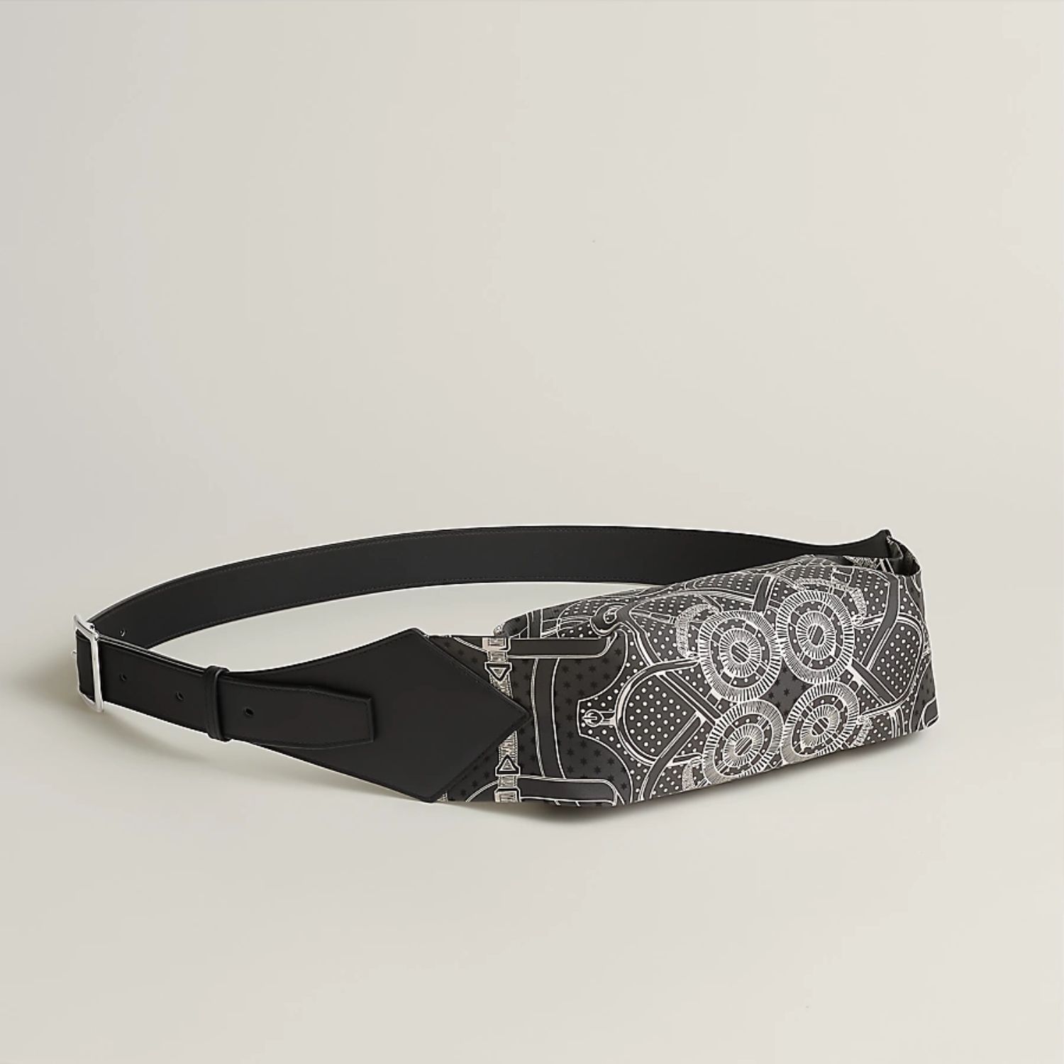 H**me5 Banasilk Belt Bag Black For Men 14cm/5.7in – H085437CKAA