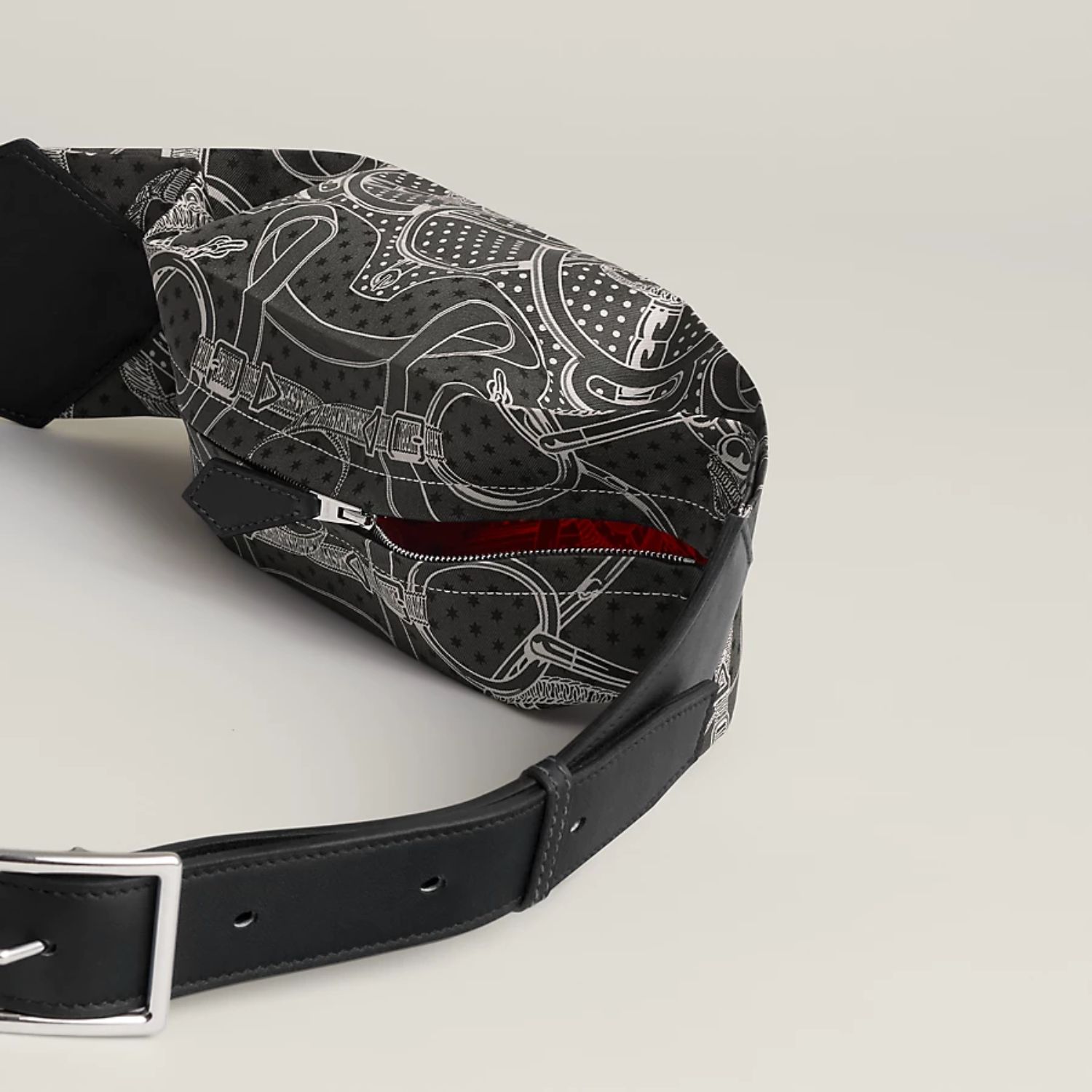 H**me5 Banasilk Belt Bag Black For Men 14cm/5.7in – H085437CKAA