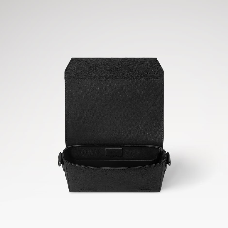 L0vis Vvtt0n Takeoff Messenger PM Noir For Men 8.7in/22cm M24769