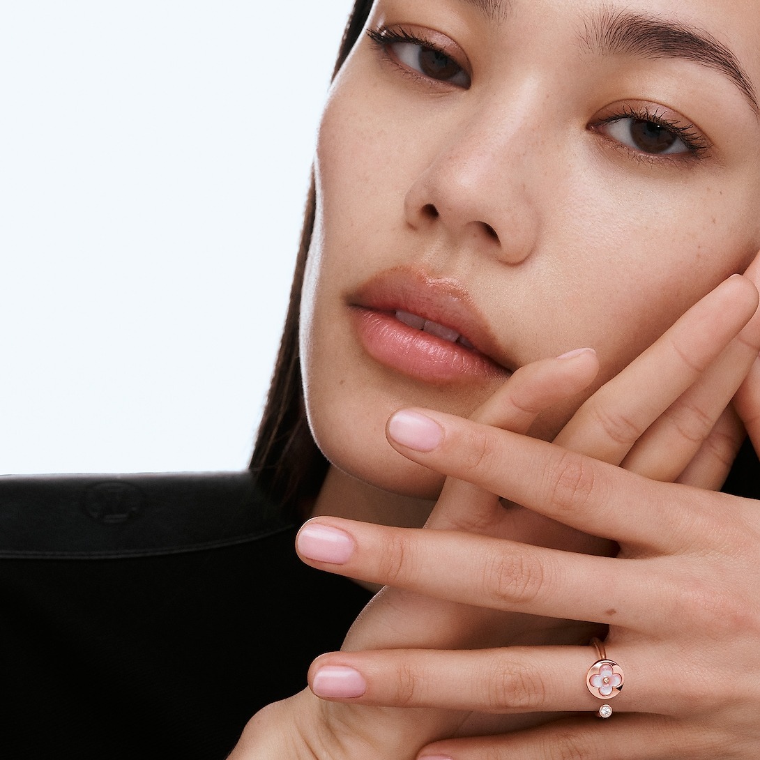 L0vis Vvtt0n Color Blossom Mini Sun Ring Pink-Toned For Women Q0S21A