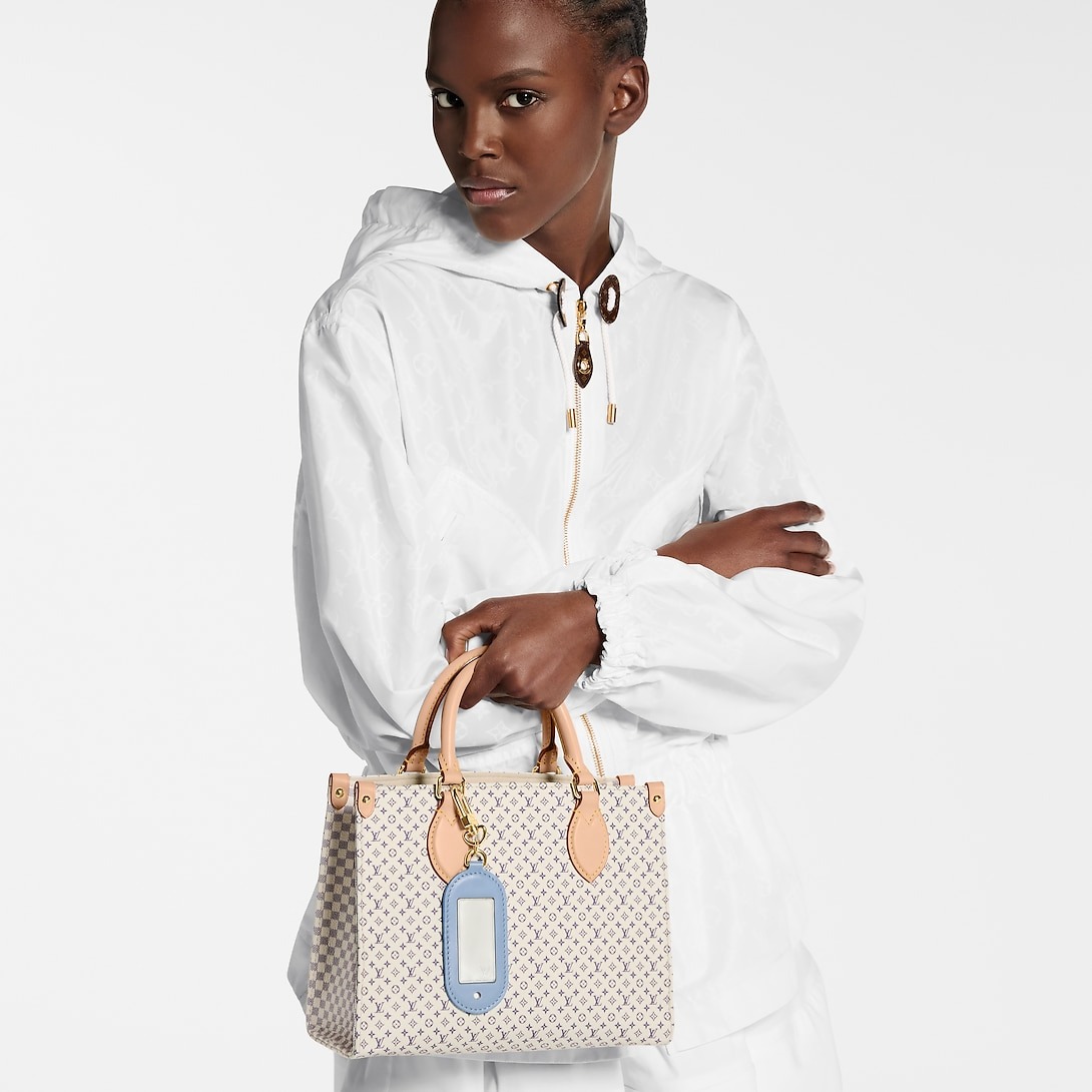 L0vis Vvtt0n OnTheGo PM Azure Blue/Sand For Women 9.8in/25cm M15138