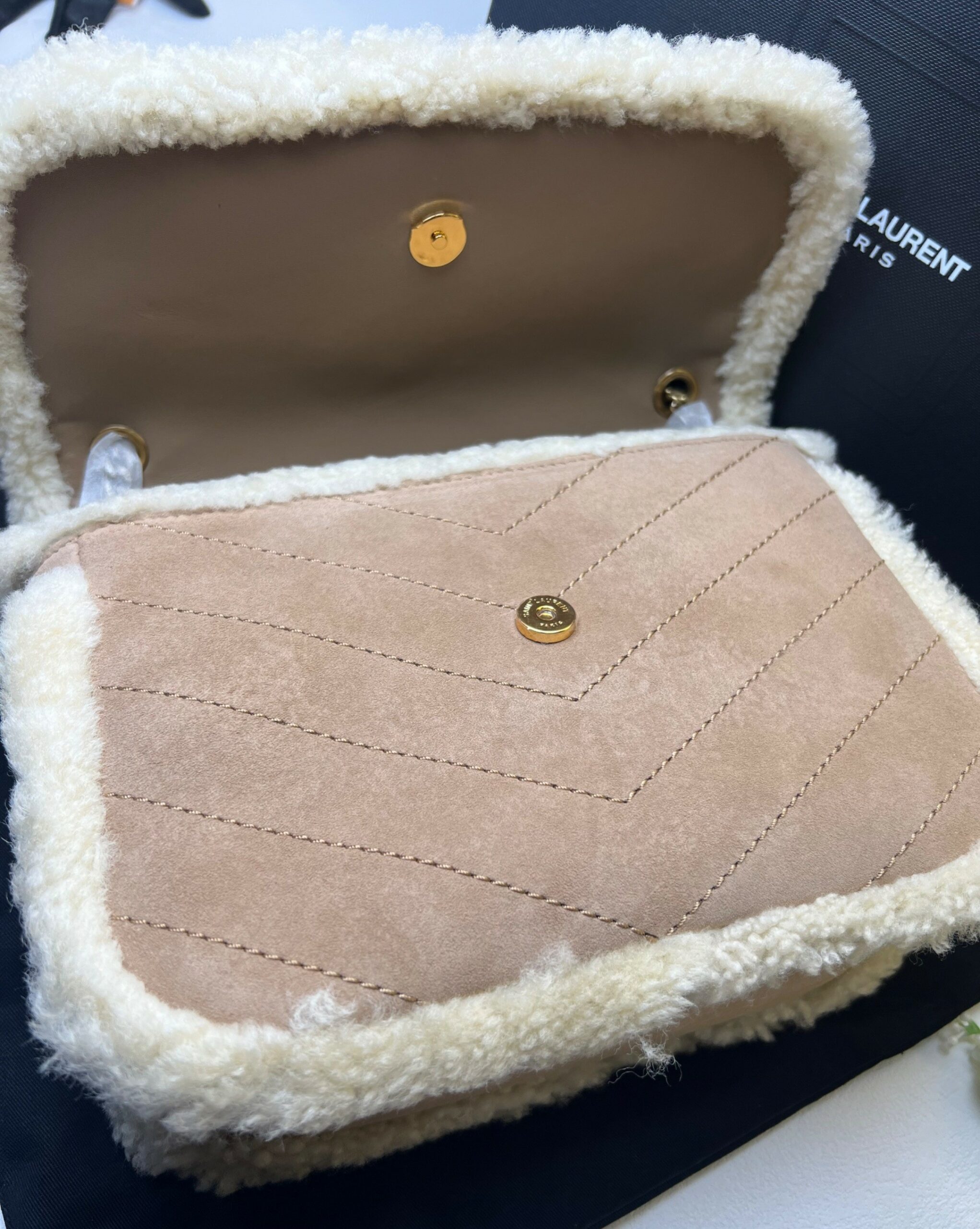 [True-to-ORIGINAL] Sa1nt Lau*nt Taupe Shearling Medium Niki Bag Brown For Women 8.66in/22cm