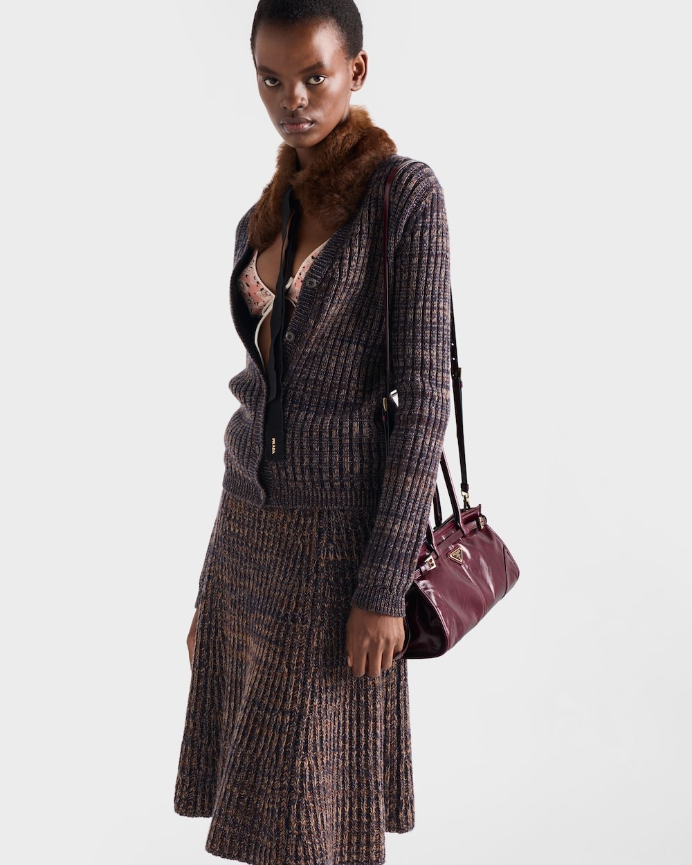 [True-to-ORIGINAL] Pra*a Bonnie Medium Shoulder Bag Burgundy 32cm/13in – 1BA426_2CYR_F0LV7_V_MOO