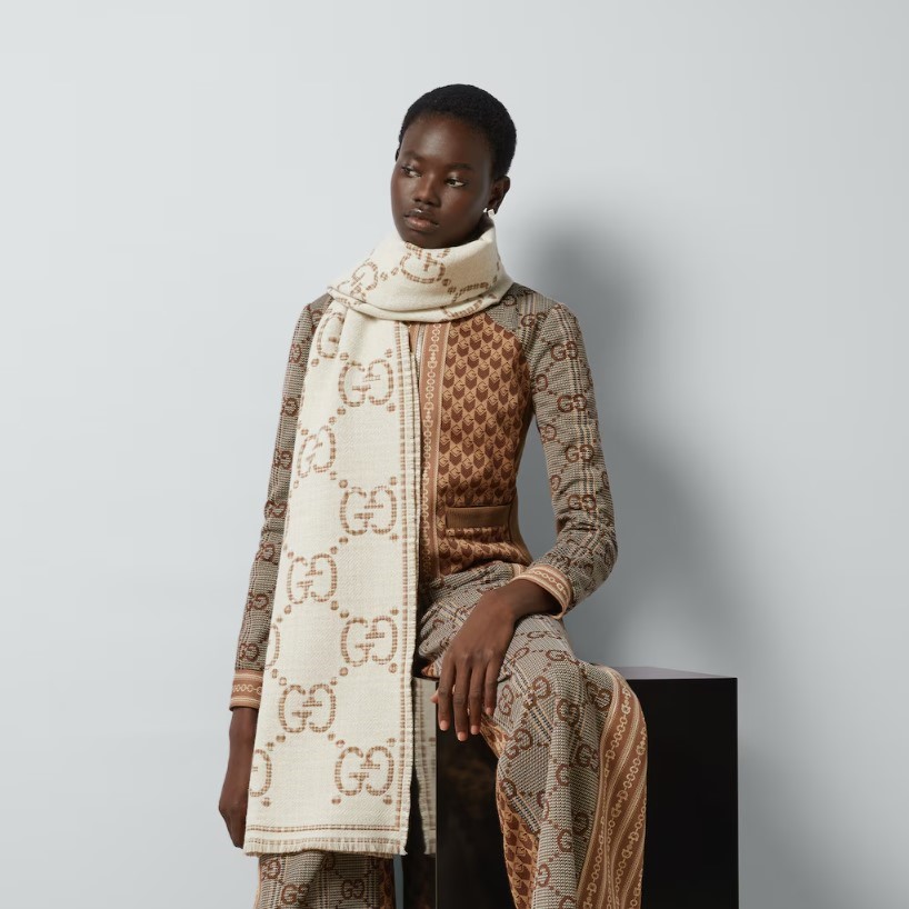 Gvc*1 GG Jacquard Scarf Ivory And Beige 70.8in/180cm ‎774419 3GAMQ 9778