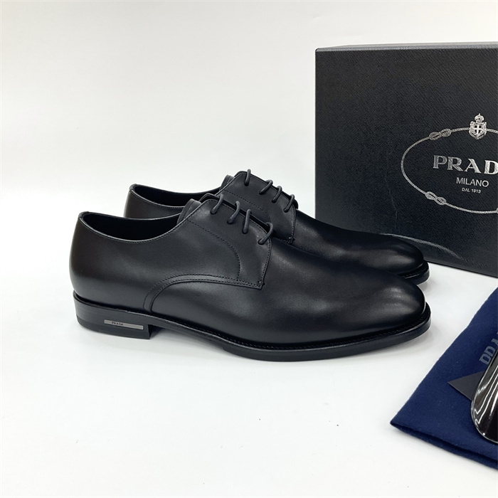 Pra*a Leather Lace-Up Loafers Black For Men