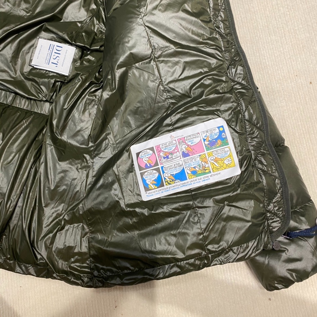 Moncler Boed Hooded Shearling-Trimmed Short Down Jacket Dark Green For Women