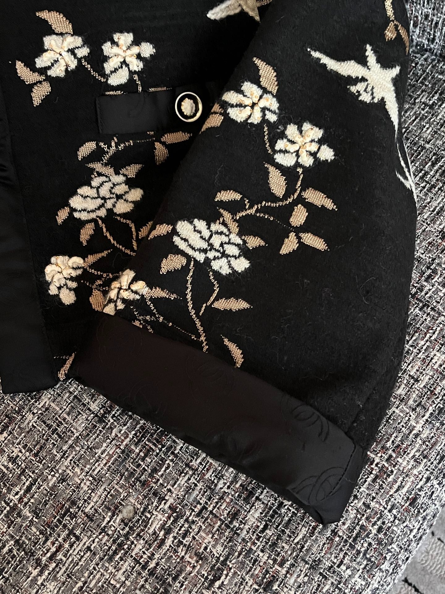 Ch**el Elegant Cropped Jacket Black For Women