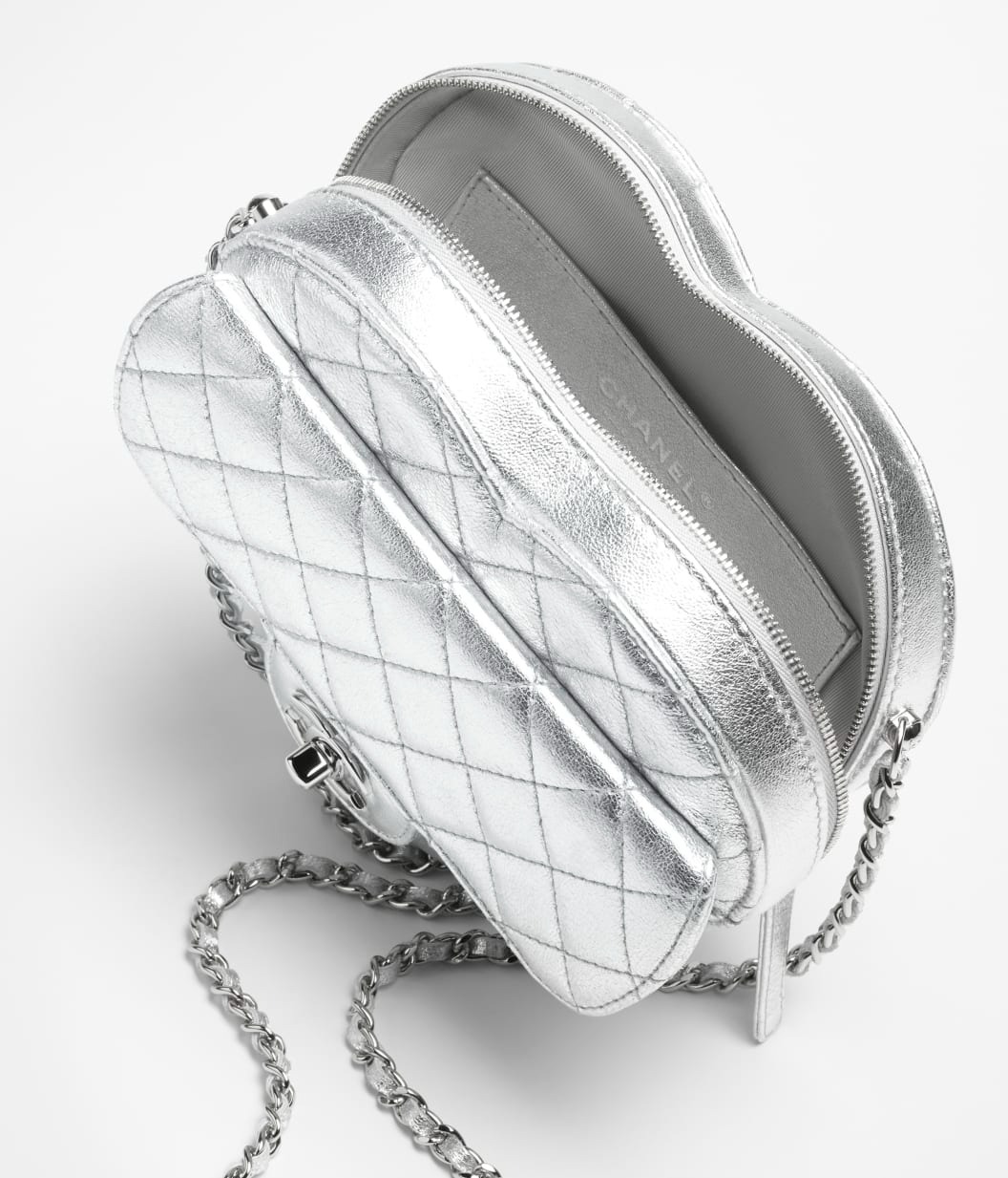 [True-to-ORIGINAL] Ch**el Heart Bag Silvery For Women 8.1in/18cm‎ AS5764-B21928-NF635