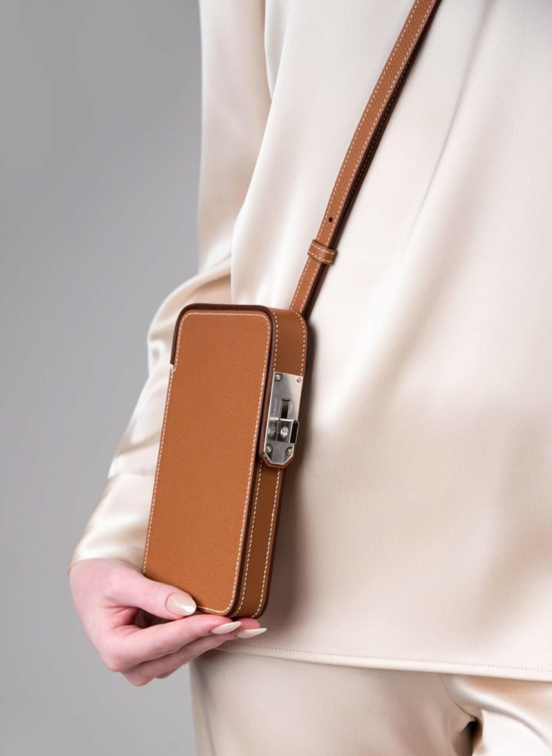 H**me5 Hac A Box Phone Case Toffee Silver Hardware For Women 6.9in/17.5cm H084162CK1H