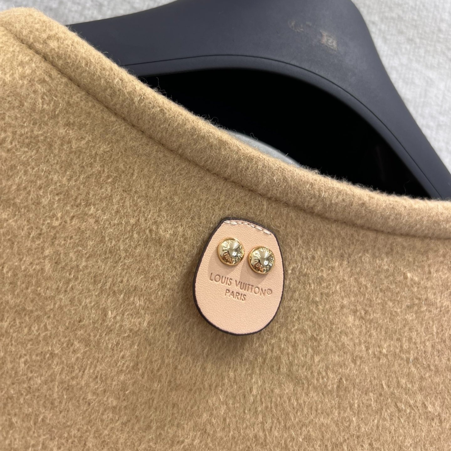 L0vis Vvtt0n Cape Coat Beige For Women