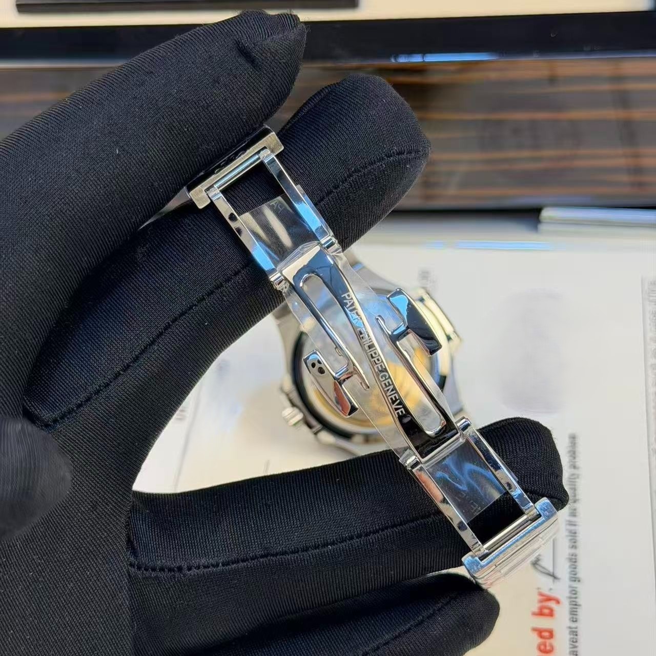 Pat*k Phi1i*pe Nautilus Watch Silver Toned White Dial 35mm For Men