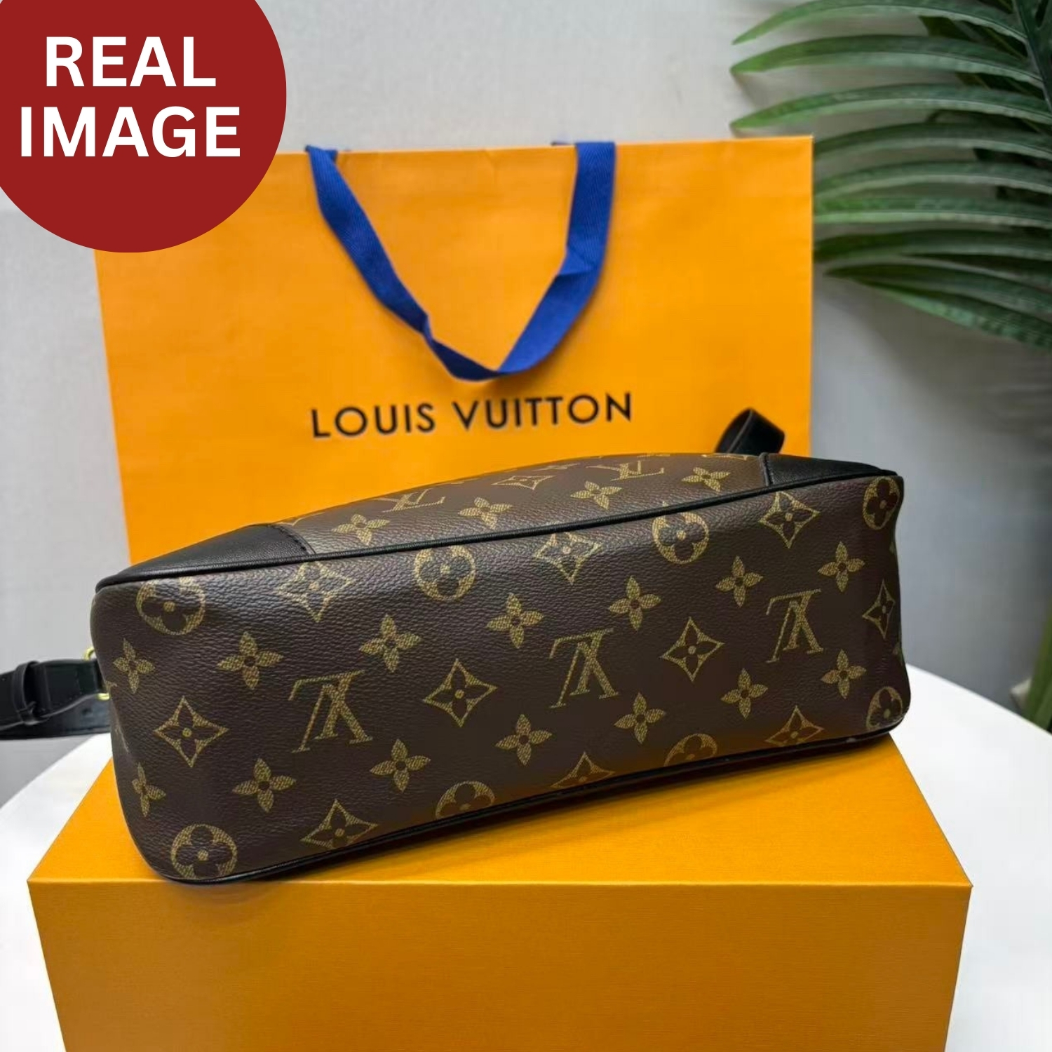 L0vis Vvtt0n Odeon PM Monogram Canvas Black For Women 10.2in/26cm M45353