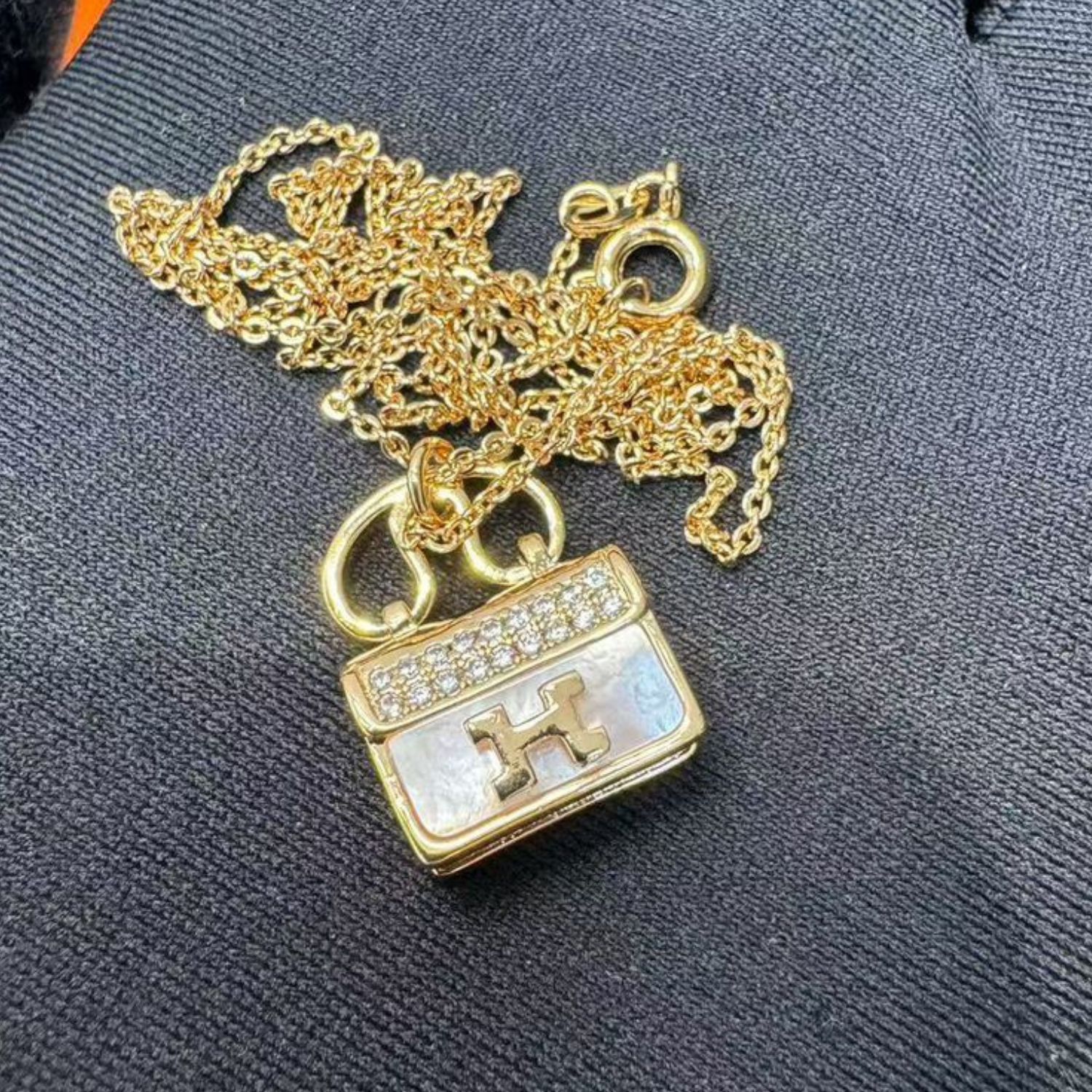 H**me5 Amulettes Constance Necklace Gold Tone For Women