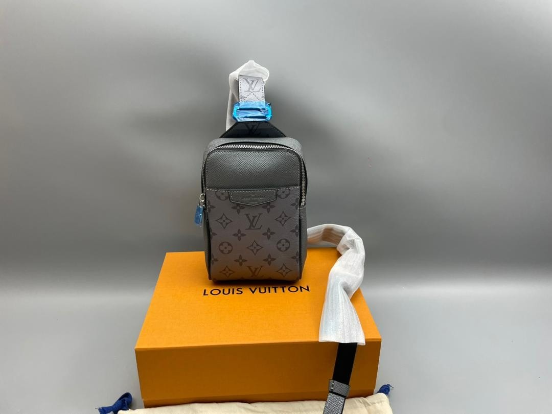 L0vis Vvtt0n Outdoor Sling Bag Taigarama Gunmetal Gray For Men, Men’s Bags, Crossbody Bags 8.3in/21cm LV