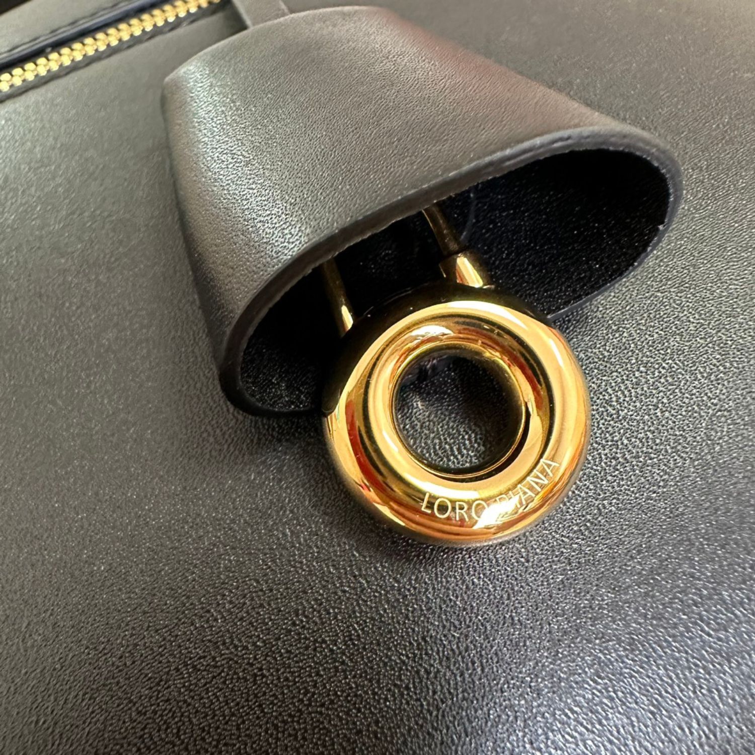 [True-to-ORIGINAL] L0r0 P1ana Extra Bag L27 Black For Women 10.6 in/ 27 cm FAN3462 8000