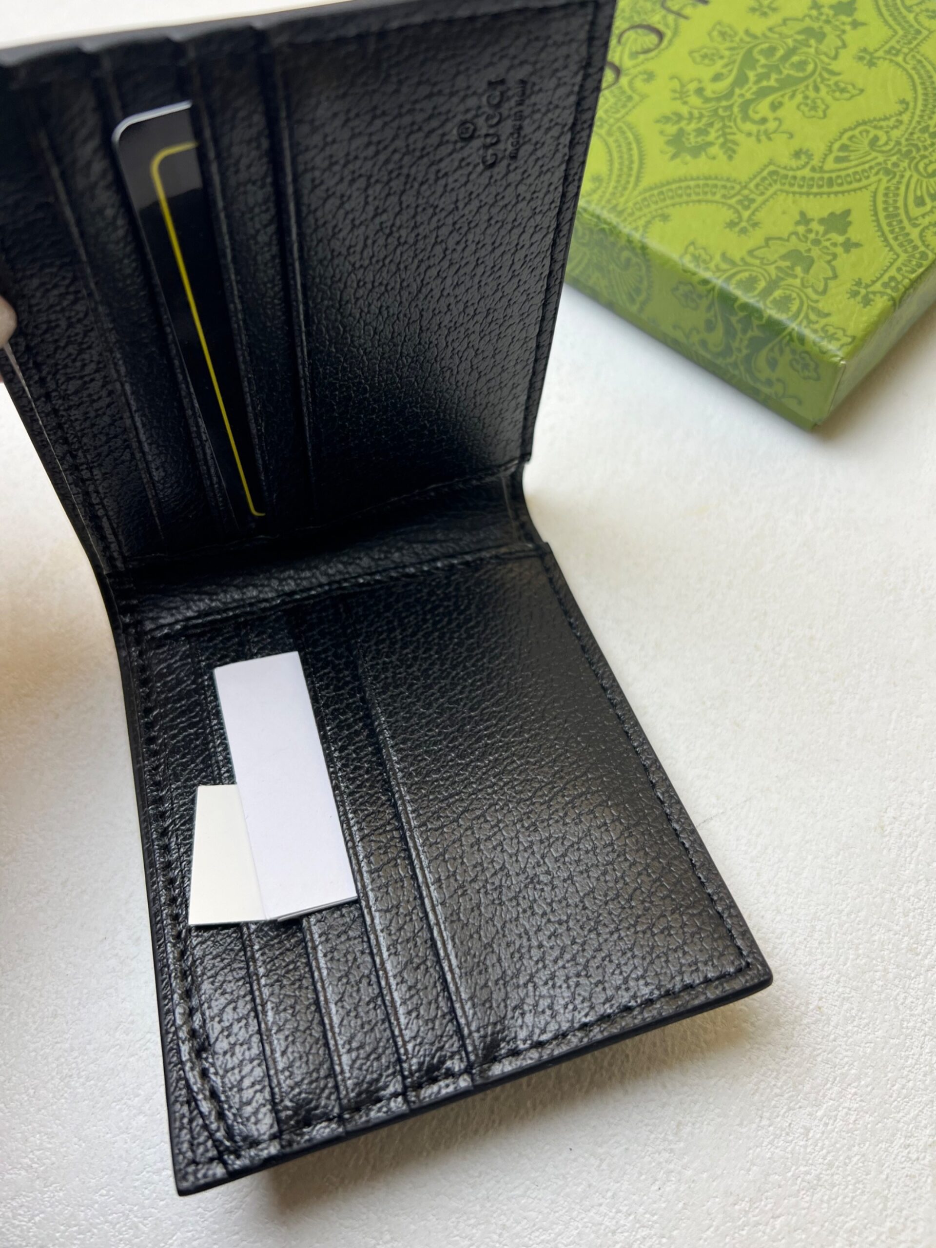 Gvc*1 GG Marmont Bi-Fold Wallet Black For Men 4.3in/11cm ‎428726 1T56F 1000