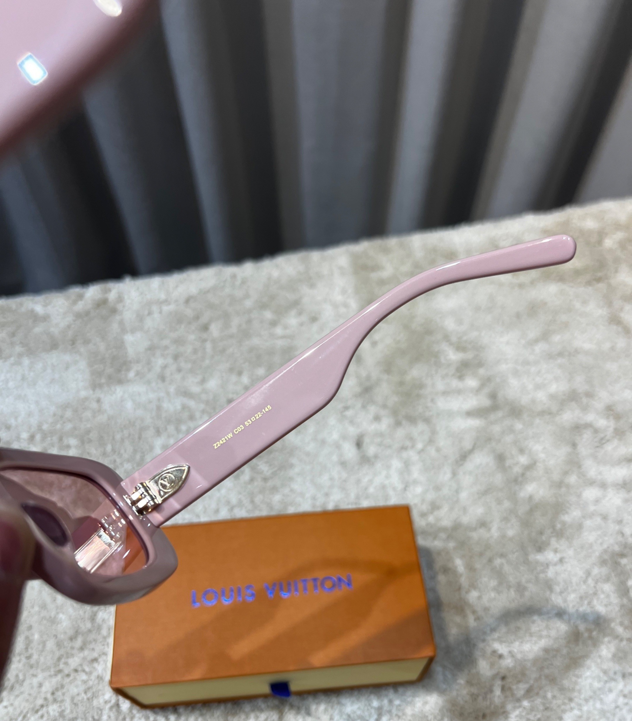 L0vis Vvtt0n Circle Rectangle Sunglasses – Z2421W