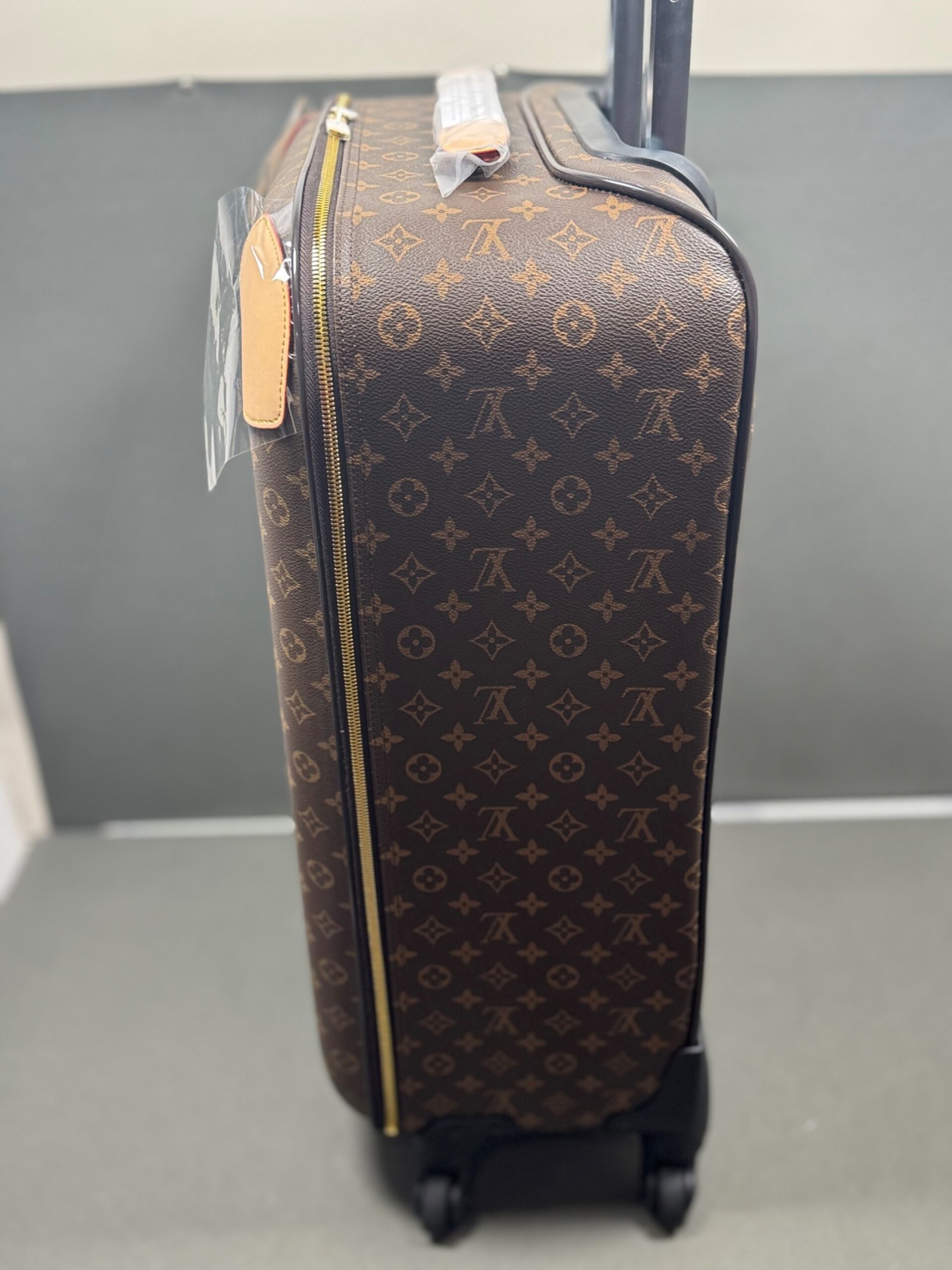 L0vis Vvtt0n Exqusite Travelling Luggage Monogram Canvas Unisex, Travel Luggages 24in/61cm LV