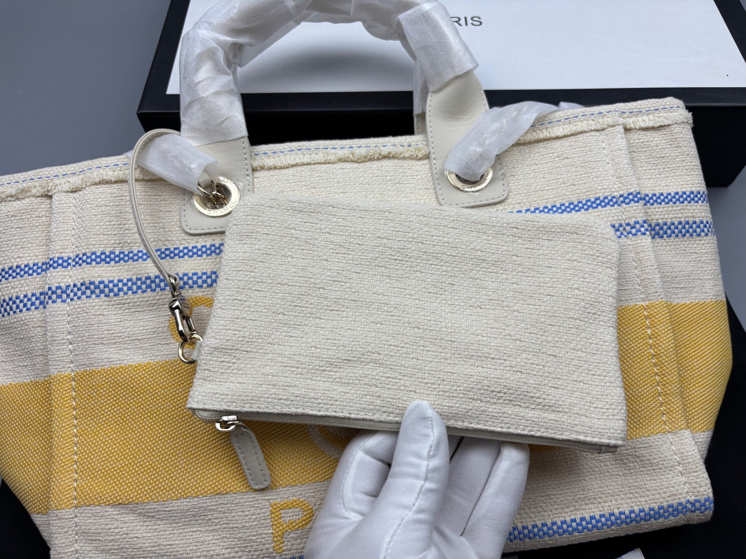 Ch**el Large Deauville Tote Bag Sand For Women 35cm/14in