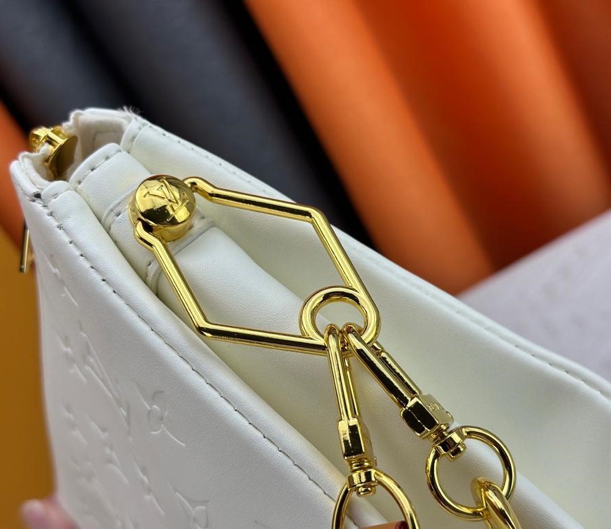 L0vis Vvtt0n Coussin PM Monogram-Embossed Cream For Women 10.2in/26cm LV M57793