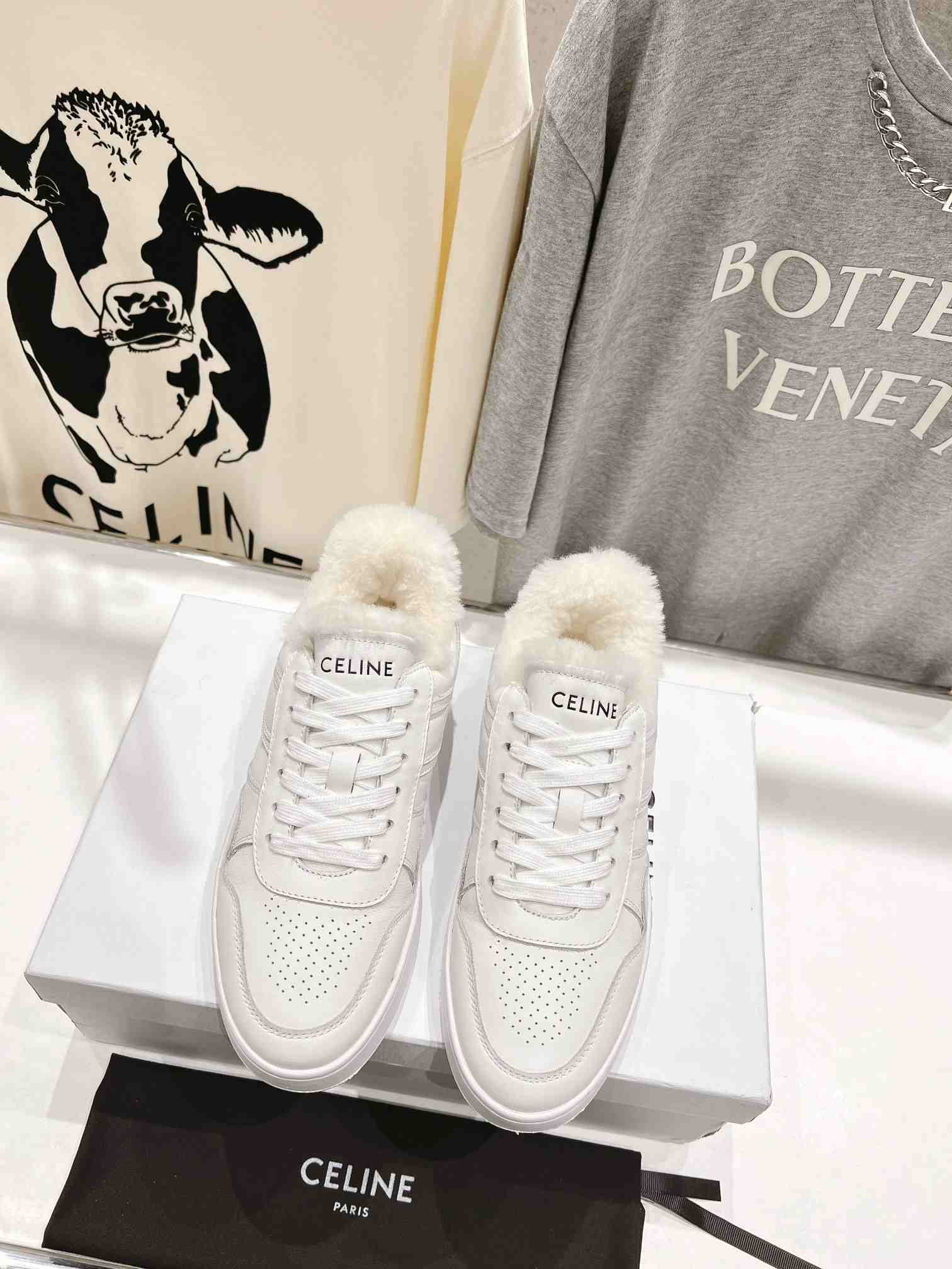 Ce1i*e Trainer Low Lace-Up Sneaker In Fur White For Women