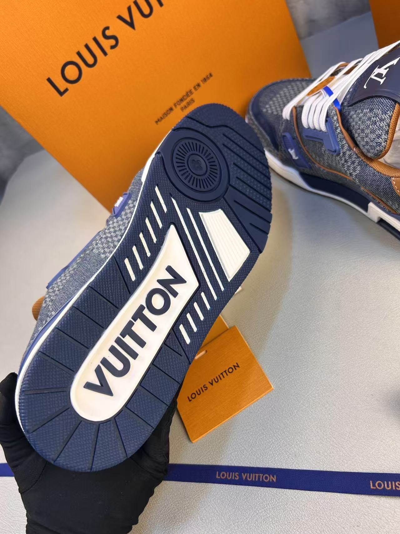 L0vis Vvtt0n LV Trainer Sneaker Denim For Men 1AD6DK