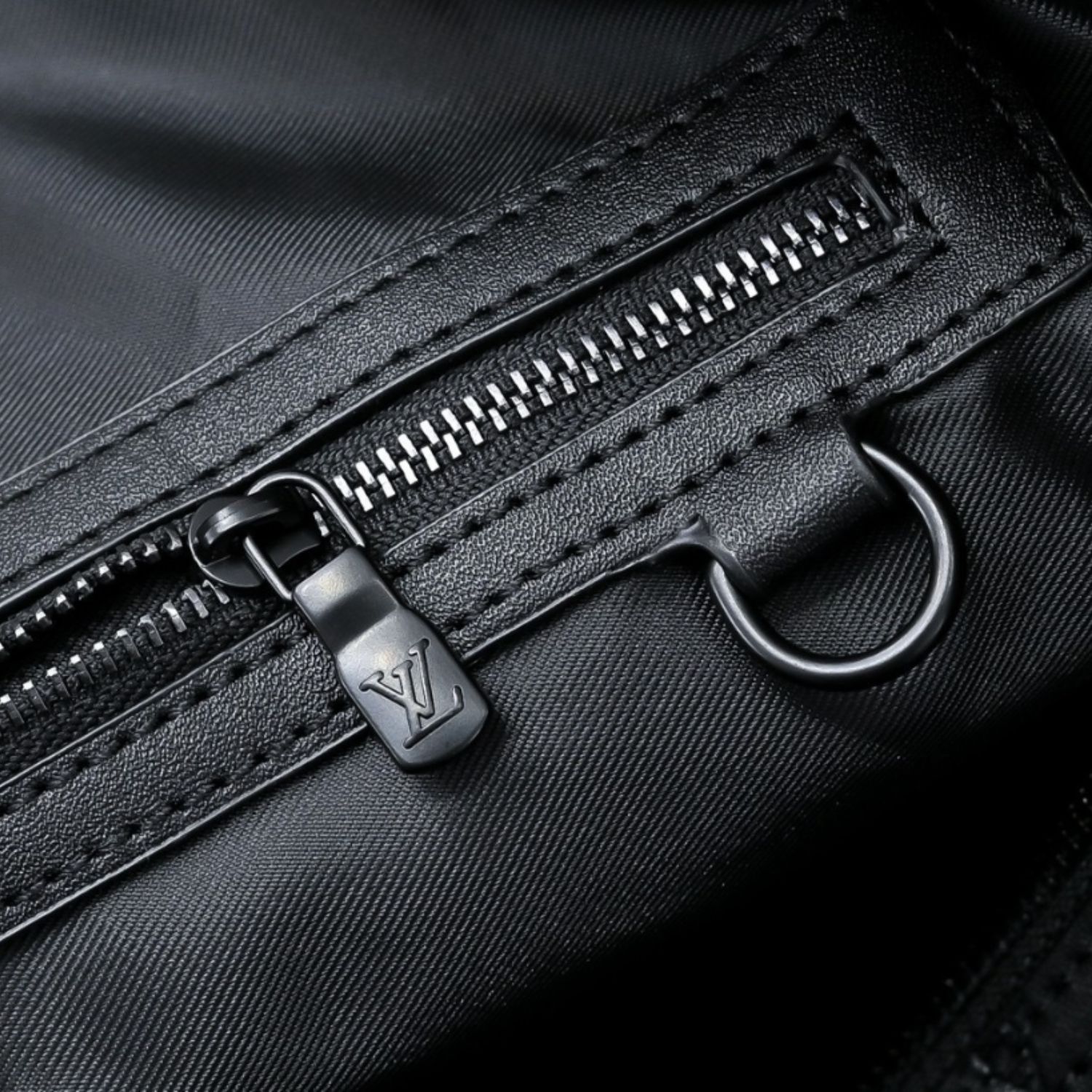 L0vis Vvtt0n Keepall Bandoulière 50 Monogram Shadow 19.7in/50cm LV M44810