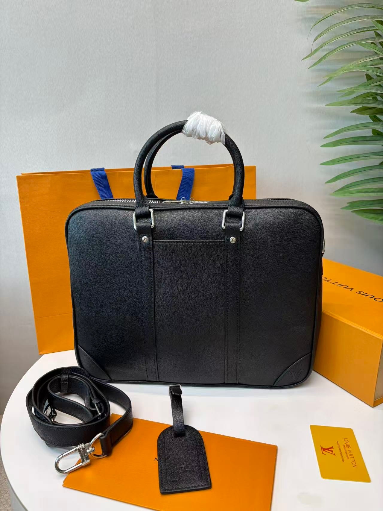 L0vis Vvtt0n Porte-Documents Voyage PM Black For Men 36.5cm / 14.4in M30925