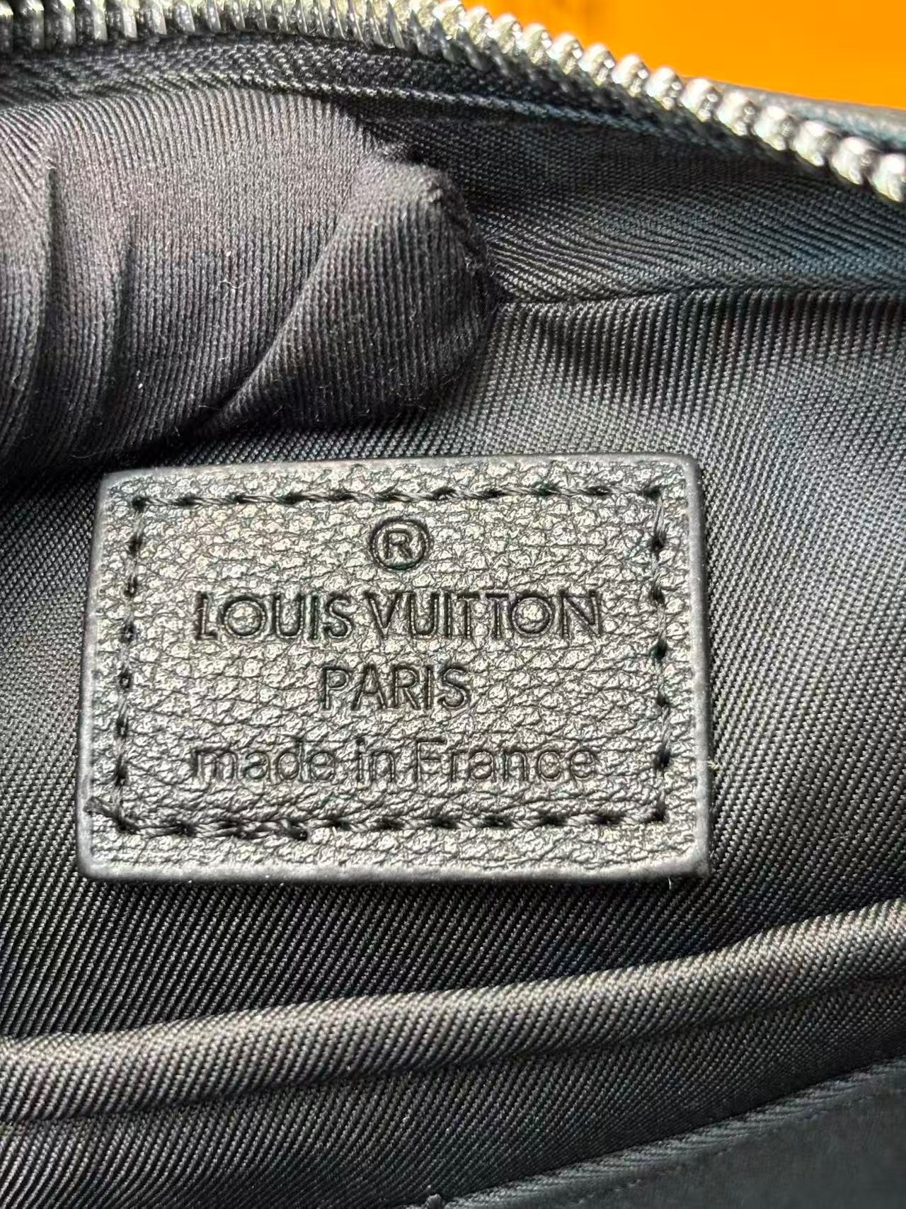 L0vis Vvtt0n Porte-Documents Voyage PM Black For Men 36.5cm / 14.4in M30925